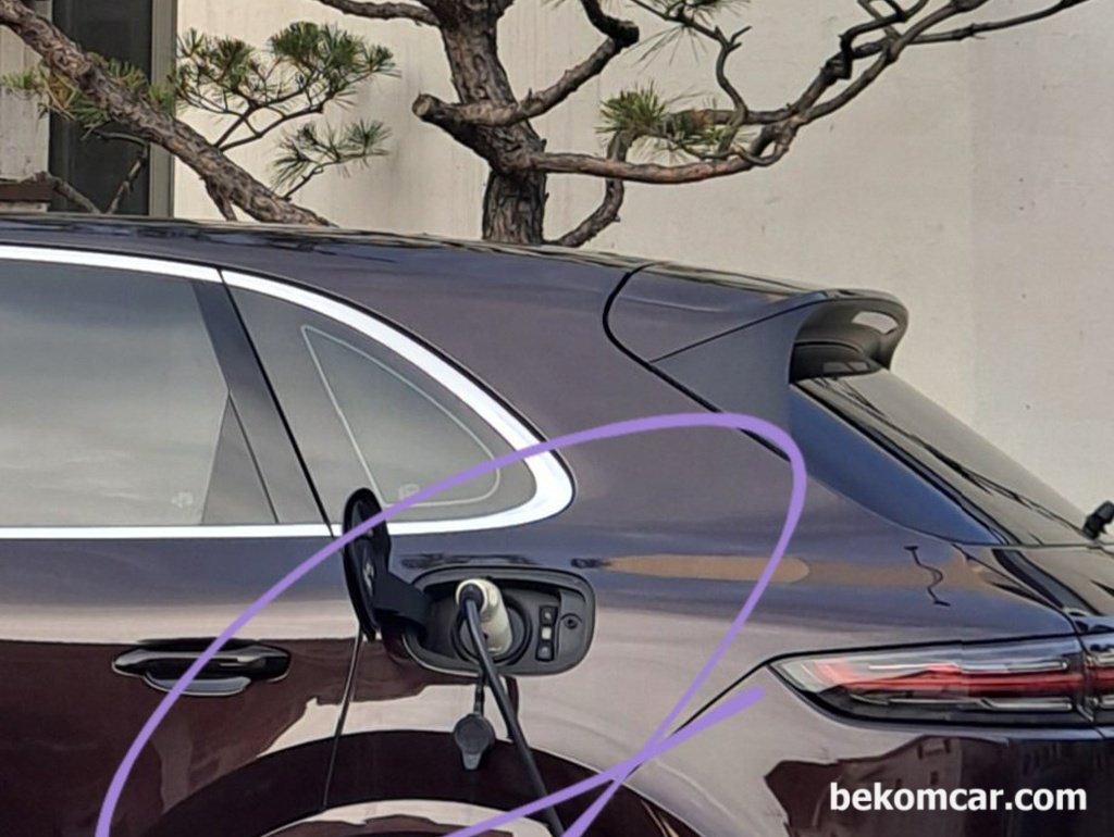 포르쉐 카이엔EV 전기차 충전중, 늘어나는 전기차|贝科姆汽车 (bekomcar)