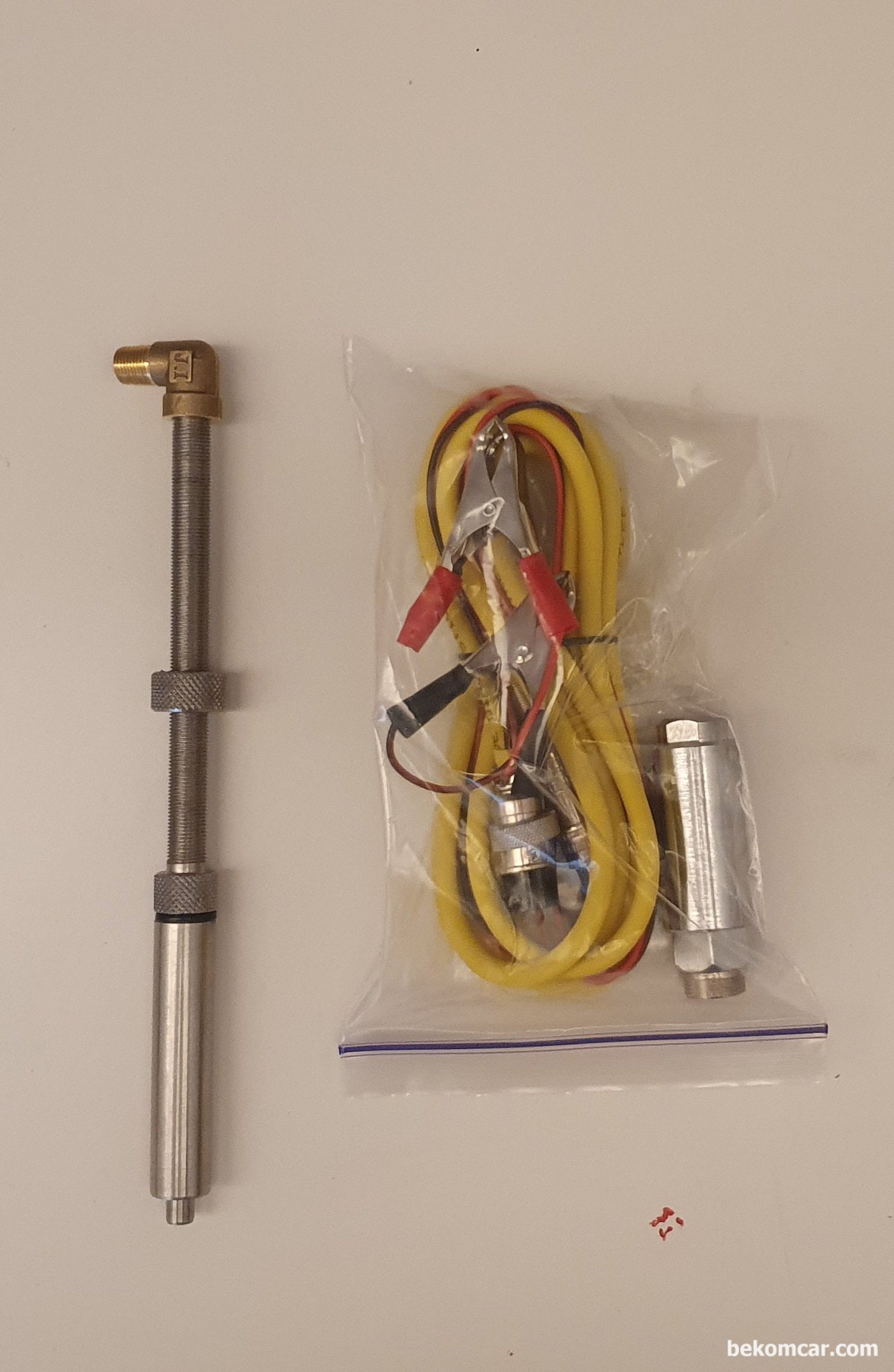 ****중요내용**** PS100 디젤압력센서 는 정비사세트B+ 에 포함되지 않음. 필요시 별도로 구매가능합니다.

ROTKEE PS100 디젤엔진 실린더압축압력센서 로 인젝터 아답터를 사용함. 글로우 대신 인젝터에 장착해서 사용하는 형태로, 높 낮이 조정이 가능함. 인젝터등 탈거시 리스크가 있으니 꼭 필요할 때 사용권장. 베콤카는 나머지 사용법등은 휘발유 차량과 같음. 상시압력은 100Bar (1,450PSI) 지원되고 순간압력은 150Bar (2,176PSI) 지원됨. 승용 및 상용등 적용가능하며 아답터만 별도제작하여 사용가능함|bekomcar.com