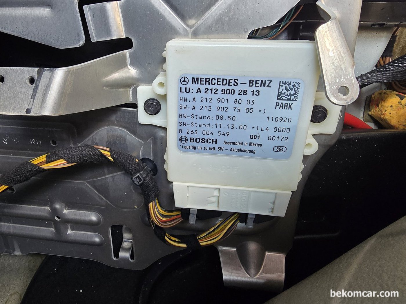 W212 벤츠 PTS PARKING CONTROL MODULE # A 212 900 28 13은 2012~2015년 W212에 사용하고 보쉬 에서 OEM 공급 하고 있다. PDC모듈이라고도 한다. 누수에 의한 고장이 있을수 있는 호듈이다.|ベコムカー (bekomcar)
