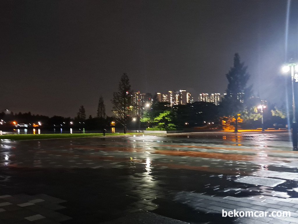 下雨天的一山湖公园,希望夏天能久一点|贝科姆汽车 (bekomcar)
