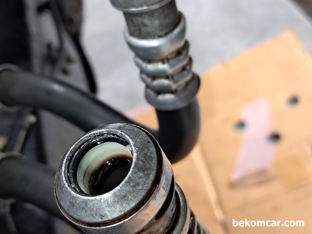 포드 F150 6R80 미션쿨러라인 코넥터 부러짐 주의|بيكومكار  (bekomcar)