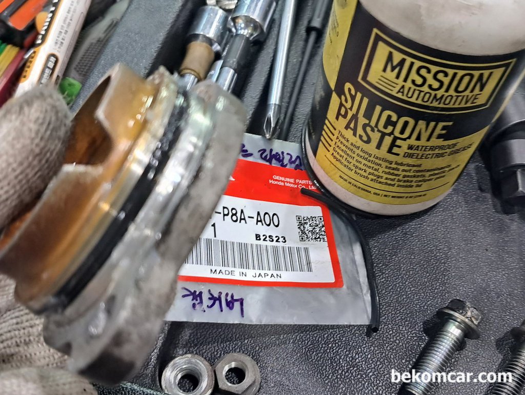 혼다 레전드 누유, 캠새프트 쓰러스트 커버 가스켓 교환|بيكومكار  (bekomcar)