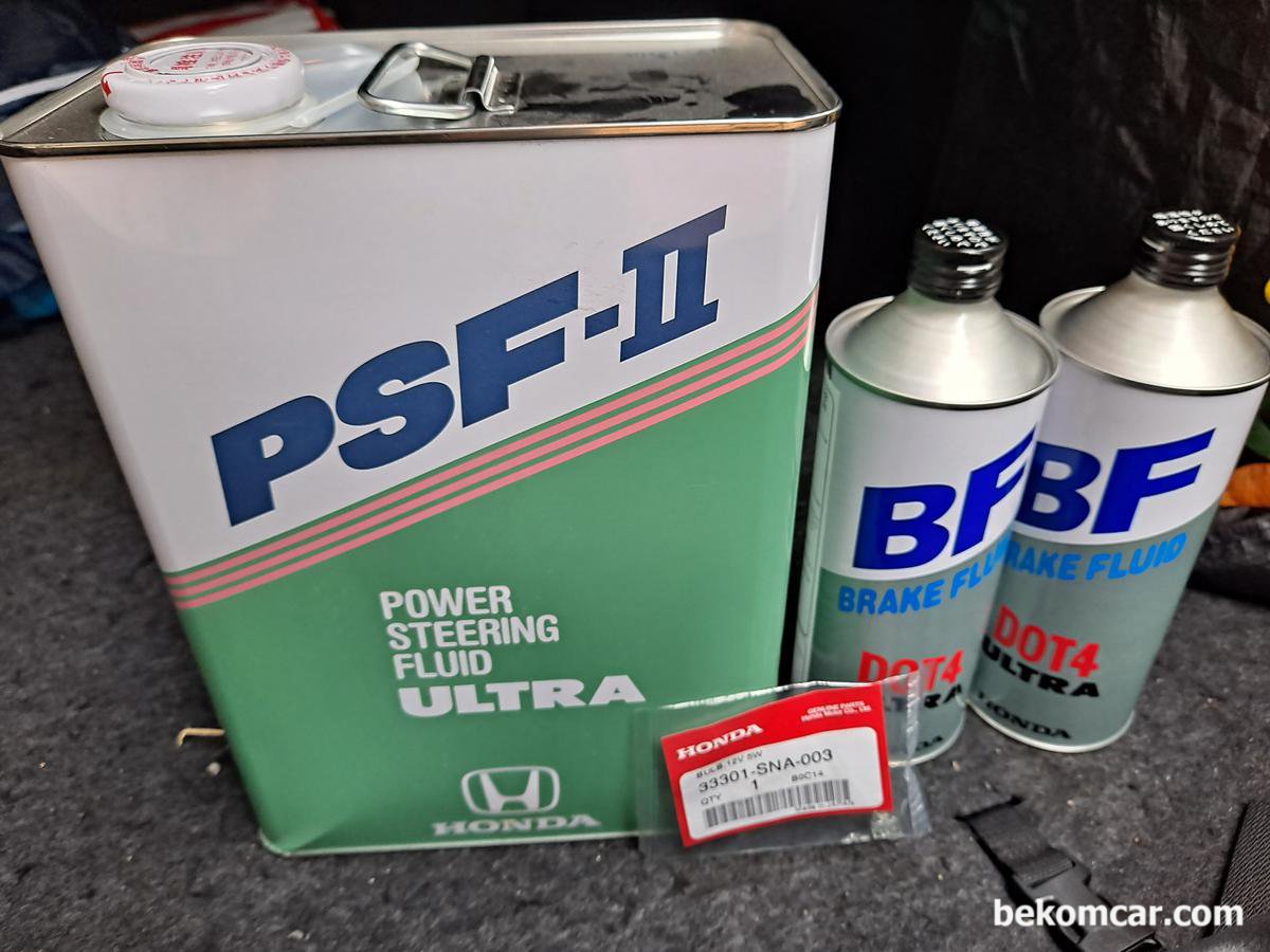 Honda genuine brake fluid and power steering fluid (PSF), None|bekomcar.com