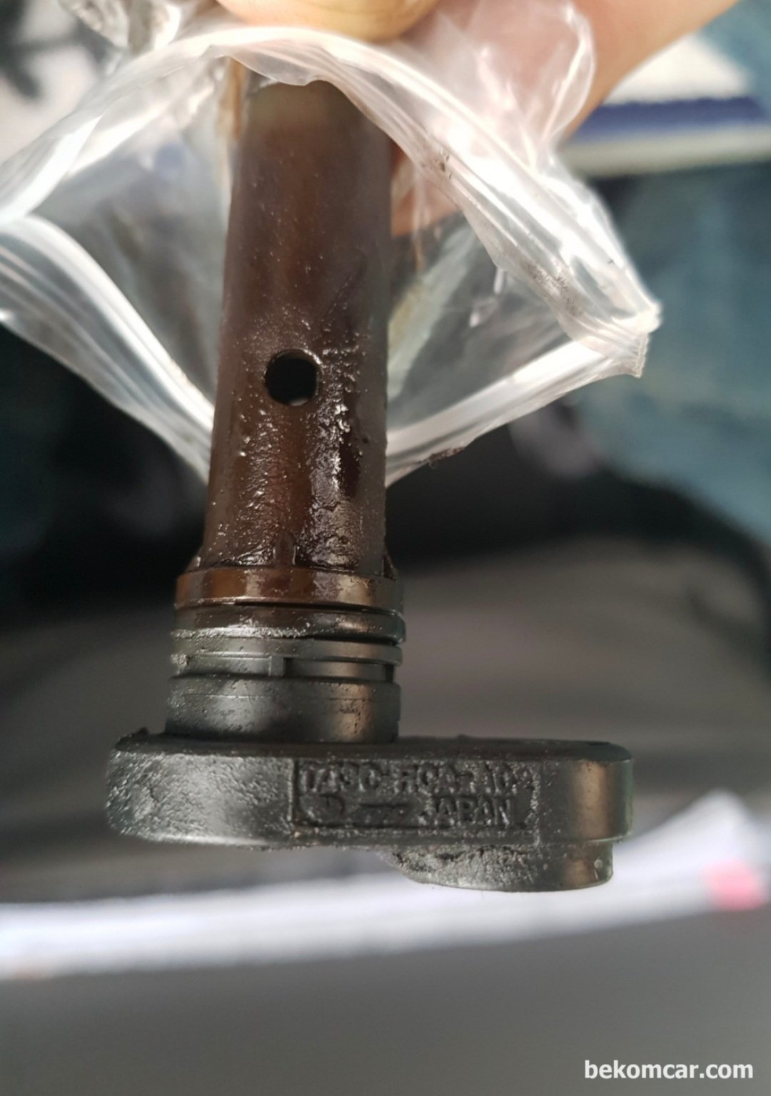 PCV 벨브상태 파악하기, 혼다 레전드 KB1, Acura RL PCV 벨브모습. 사진제공 혼다자동차 한국대표 '혼다클럽' ㅡ https://cafe.naver.com/30o6346|베콤카 차량정밀진단