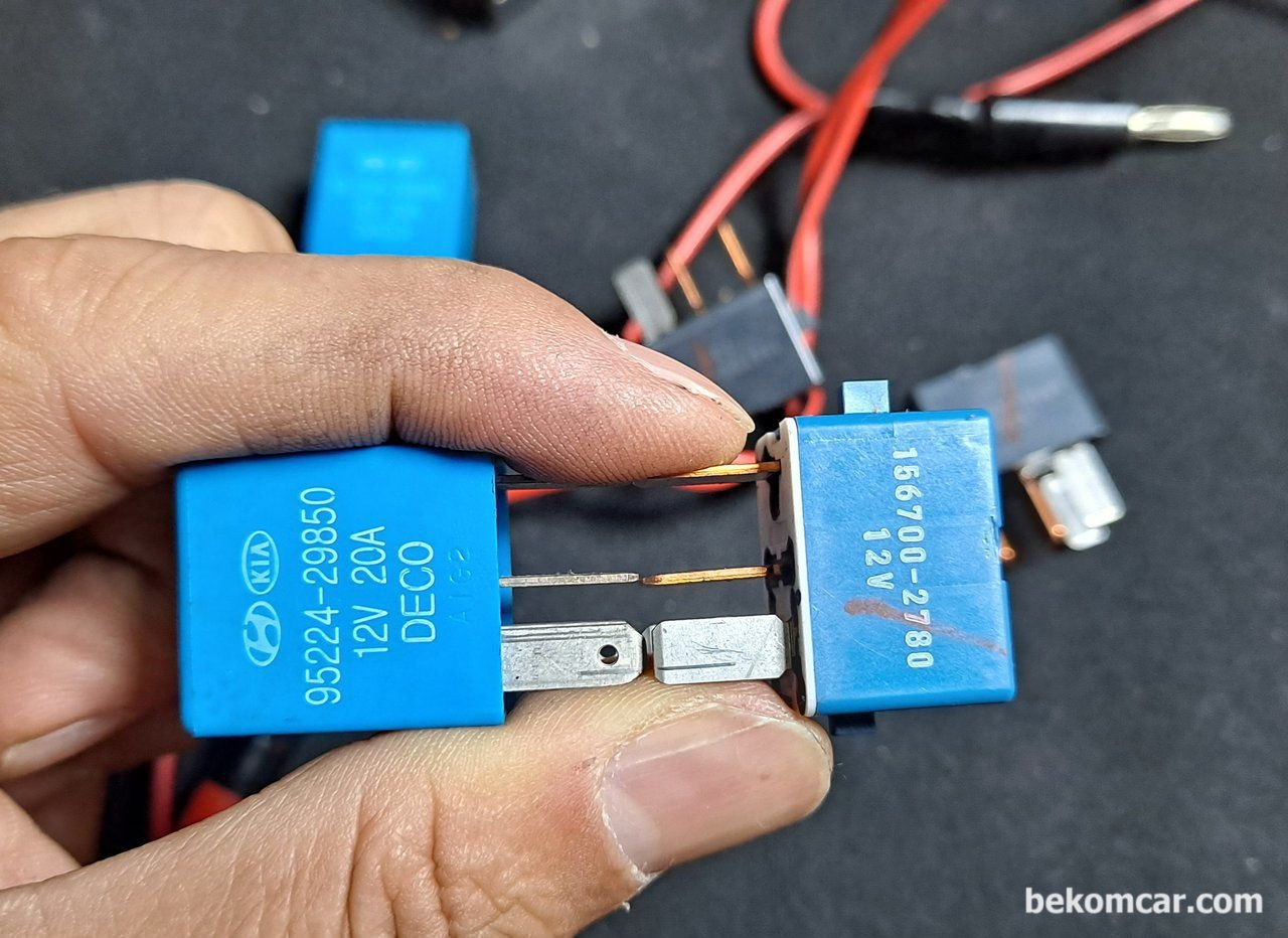 릴레이란? 릴레이는 어떻게 작동합니까?, 혼다차량의 MAIN 릴레이중 PGM-FI (Programmable Fuel Injection) 릴레이, Honda Part Number: 39794-SDA-004 or 39794-SDA-003 와 현대기아차 릴레이 95224-29850 이다. 호환되는 릴레이 이다.|베콤카 차량정밀진단