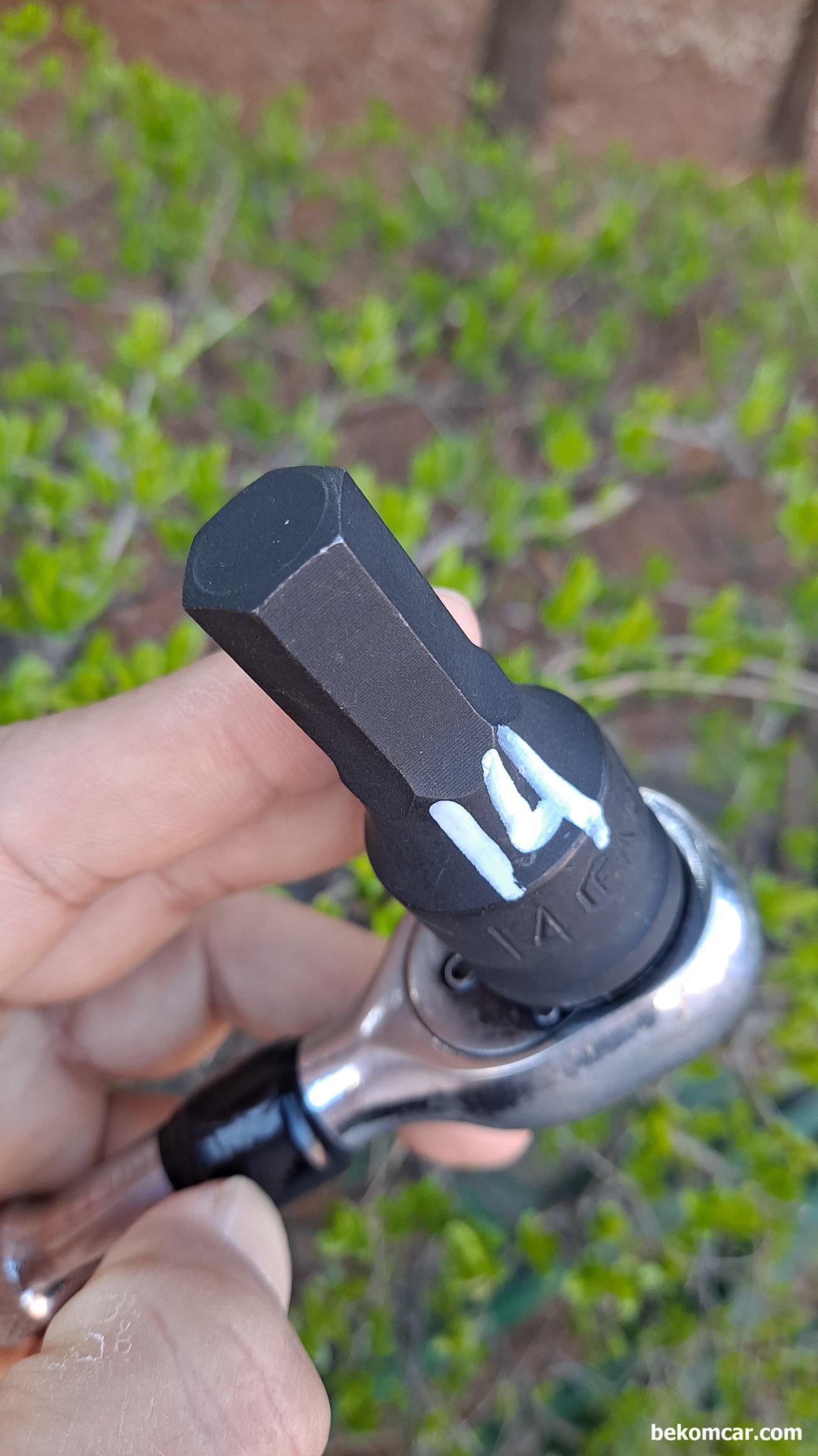 H14mm소켓, 연장 찾는것도 일인데 나름대로의 요령이 생긴다., 임팩트용 14mm Hex 소켓이다. 상당한 토크를 제공한다.|بيكومكار (bekomcar)
