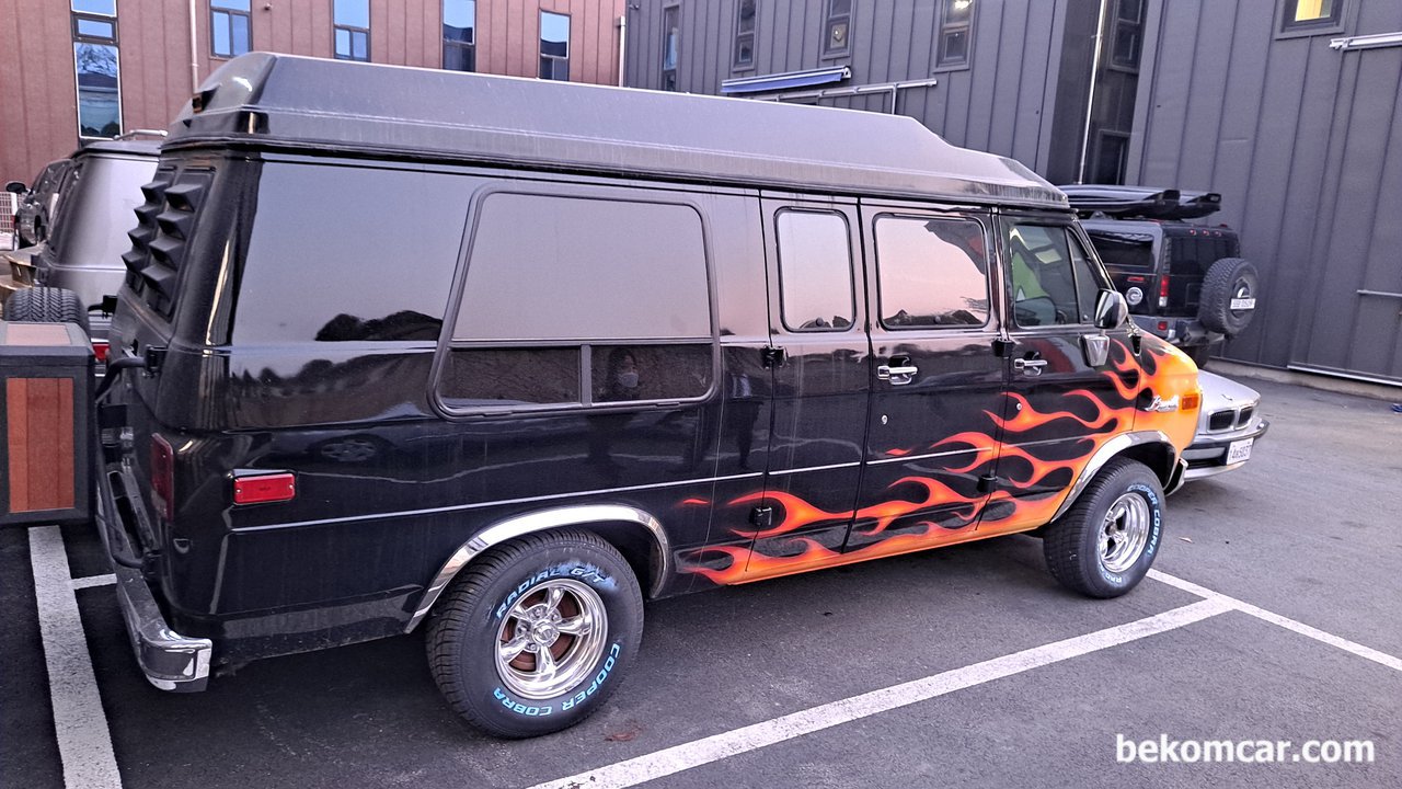크라이슬러 다지 벤 (Dodge Van), 완전 미국스타일 외관이다, 크라이슬러 다지 벤 차량 차량제공: 파주 부짜모터스|贝科姆汽车 (bekomcar)