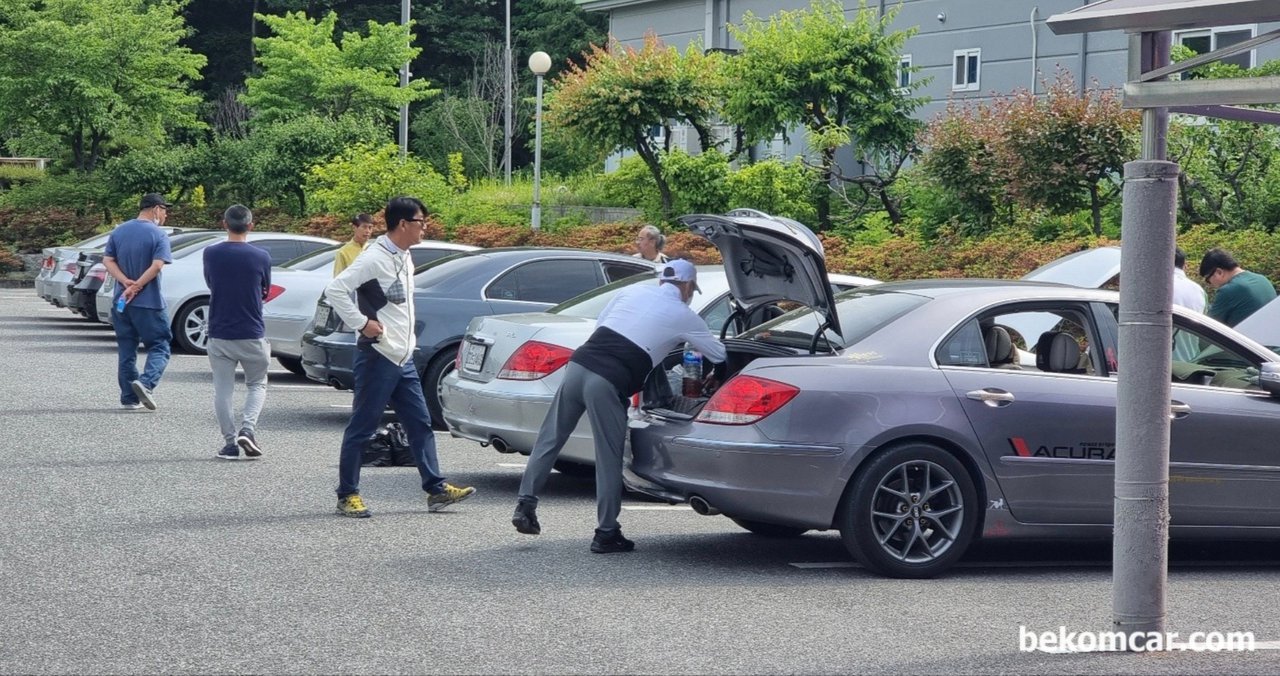 혼다클럽 대전 정모, 서로 차량점검에 바쁘다, 역시 혼다클럽의 대표차량잌 레전드가 가장 많다. 파일럿 과 시빅이도 보인다|بيكومكار (bekomcar)
