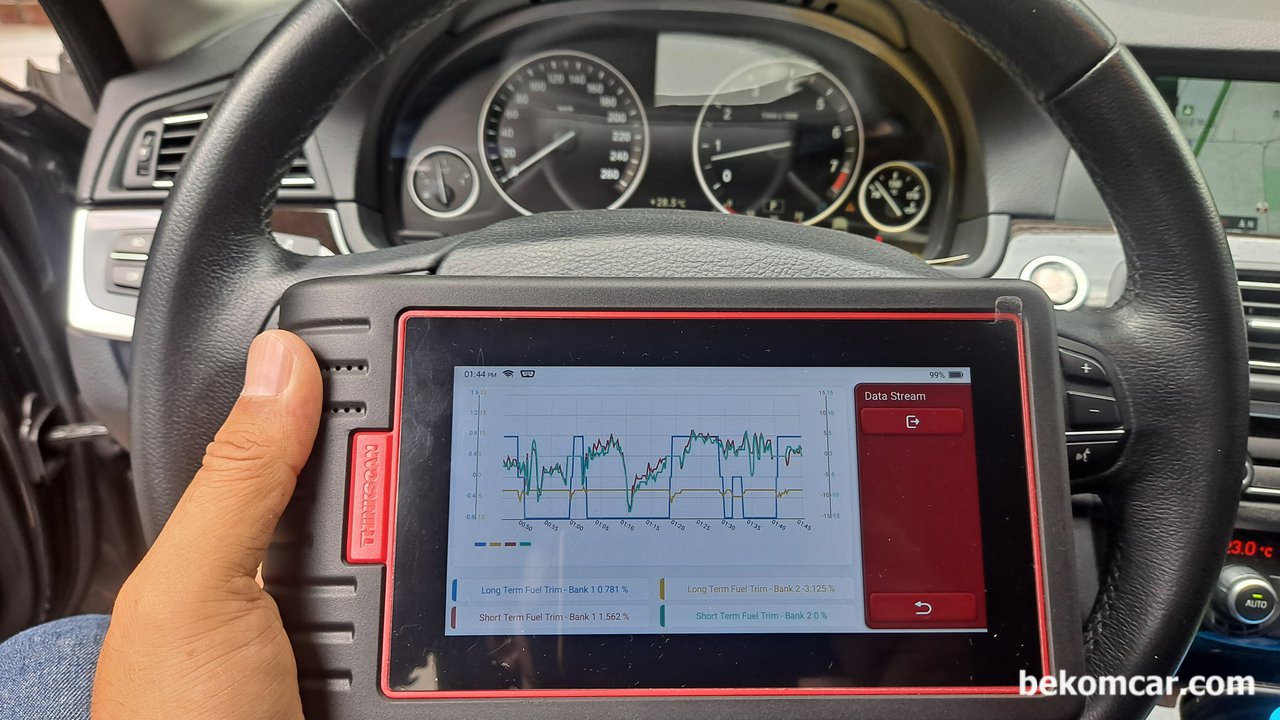 BMW530i F10 진단기 건강검진보고서 연료보정값., BMW530i F10 단기 및 장기연료보정값이 +0.78%~-3.1%정도로 매우 좋게 측정된다. STFT 과 LTFT은 아이들시 1500RPM 2500RPM 3500RPM에 서 체크해본다.|베콤카 차량정밀진단