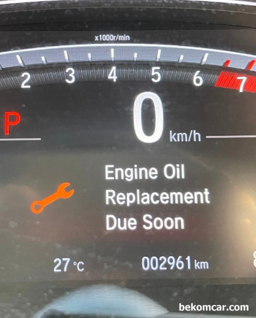 혼다 CR-V 5세대인데 계기판 메시지가 무슨의미인가요?, 혼다 CR-V 5세대 계기판 Engine oil replacement due soon 메시지. 1000km이내에 엔진오일 교환을 하라는 안내메시지.|bekomcar.com