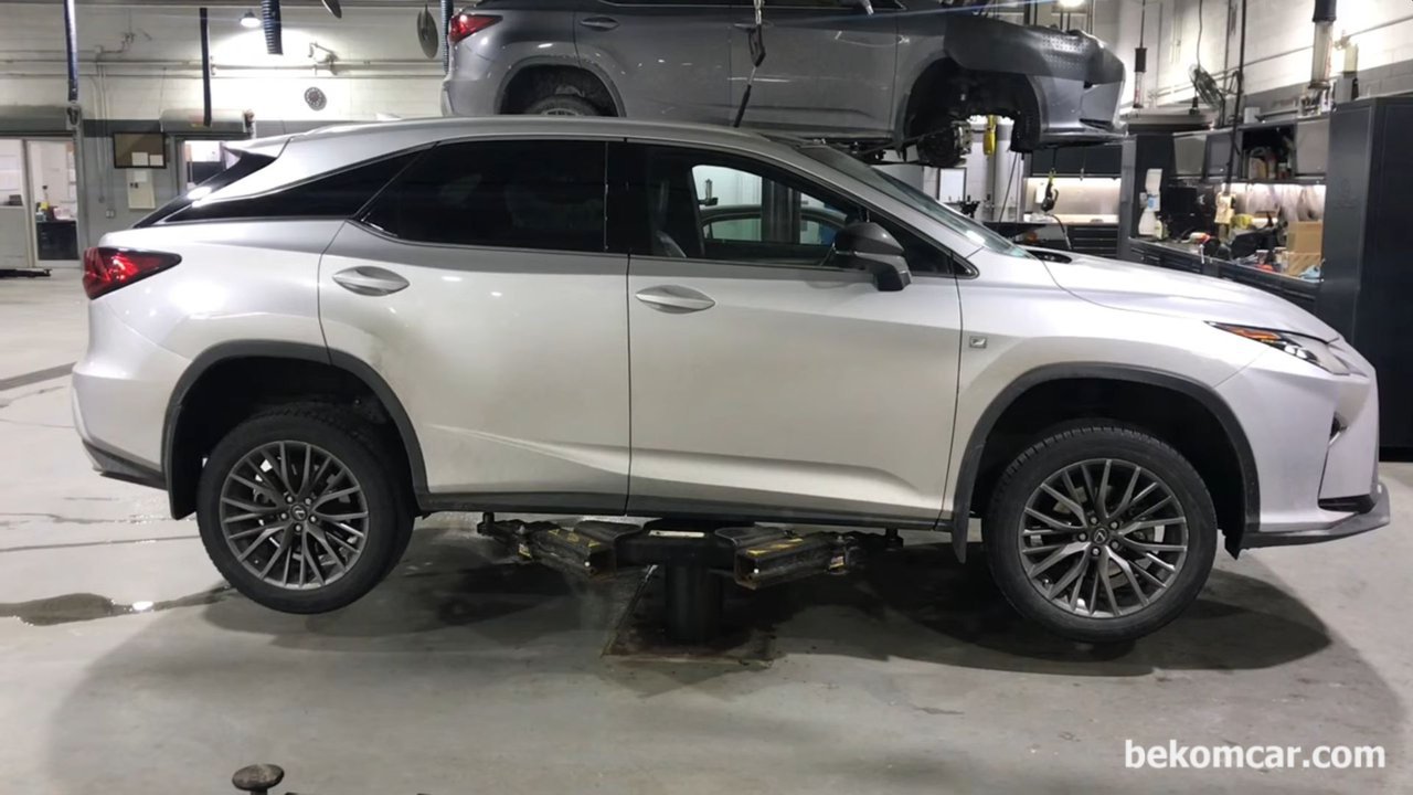 Lexus RX350 미션오일 교환, 렉서스 2016-2021 Lexus RX350 미션오일 교환. Photo credit:  Viktor G Automotive, https://www.youtube.com/watch?v=s0UTZuugGoM|베콤카 (bekomcar.com)