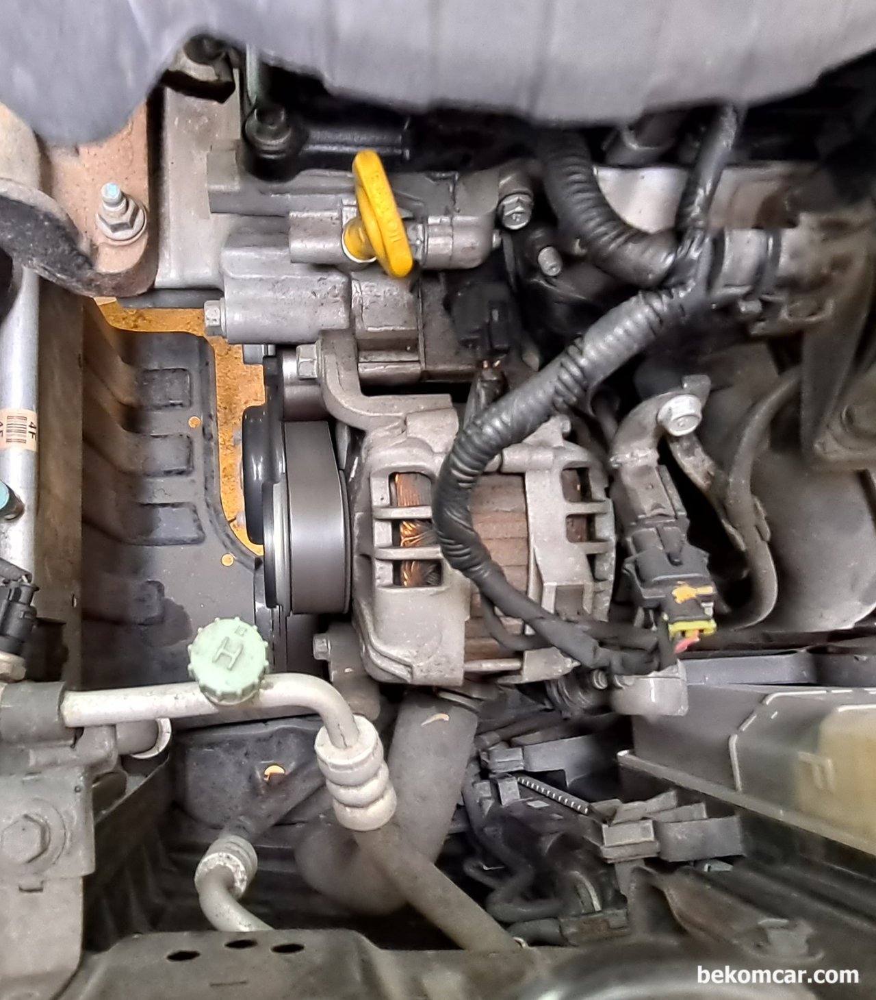 기아자동차 2016년 레이 고장코드 C1101 Battery Voltage High라고 뜨는데 뭐가 고장인가요? 카센터는 문제없다고 하고., 기아자동차 2016년 레이 고장코드 C1101 Battery Voltage High 상태. 가장유력한 고장용의자는 알터네이터 이다.특히 알터네이터의 레귤레이터 고장이 의심되는 상황이다.|bekomcar.com