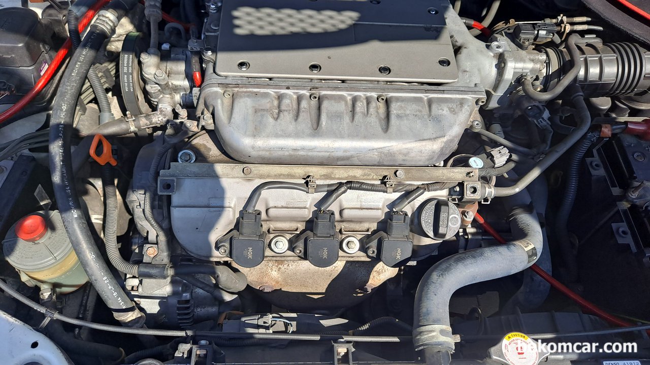 2000년 아큐라 TL 3.2 SOHC V6 엔진룸, 아큐라 TL 3.2 SOHC V6 엔진룸. 혼다의 대표적 J엔진을탑재하고 있다.|베콤카 차량정밀진단