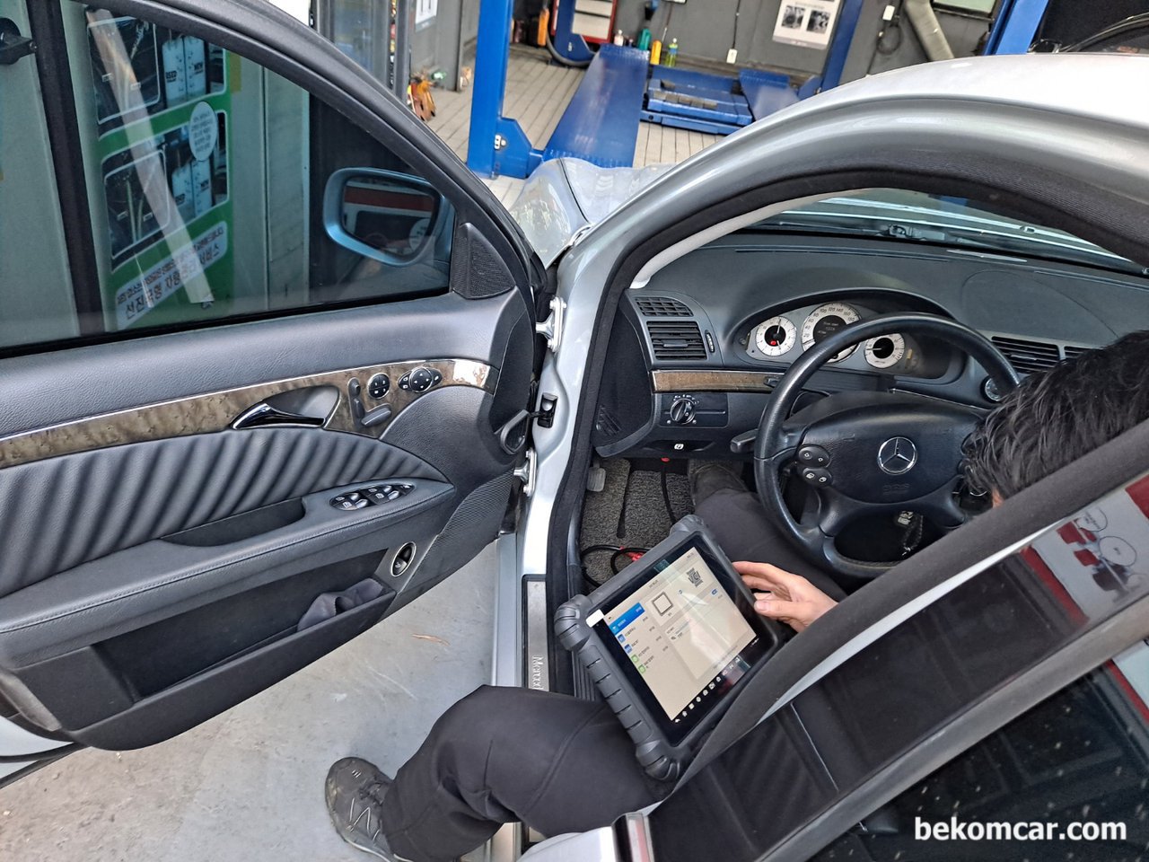 W211 E200K P0171 희박 System Lean 고장코드가 떠서 진공호스 교환등 했는데도여전히 고장코드가 떠서 스트레스 입니다., 메르세데스 벤츠 차량 스캔중. 고장코드별 원인분석후 정비작업이 필요하다.|بيكومكار (bekomcar)