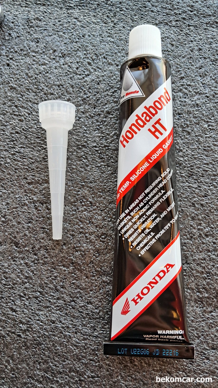 혼다본드 Hondabond HT 액상가스켓, 고열에 강한 혼다본드 Hondabond HT 액상가스켓이다. 주입구 까지 포함되어 배송되어 왔다.|بيكومكار (bekomcar)