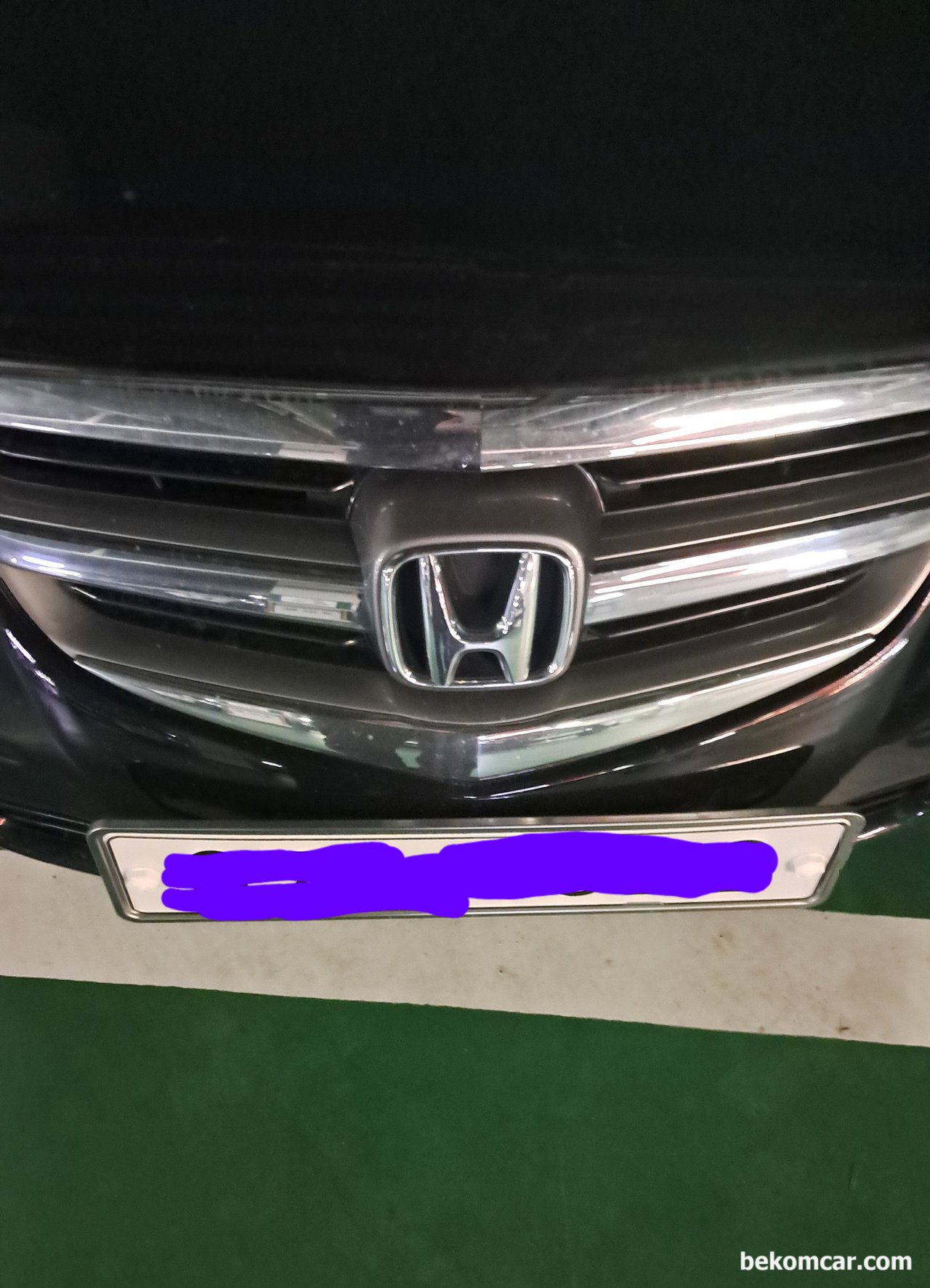 혼다 레전드 에어덕 & 부동액보조통 크랙 응급조치, 혼다 레전드 에어덕 크랙과 부동액보조통 뚜껑 크랙이 있다. 특수 테이프로 응급조치를 해둔다.|ベコムカー (bekomcar)