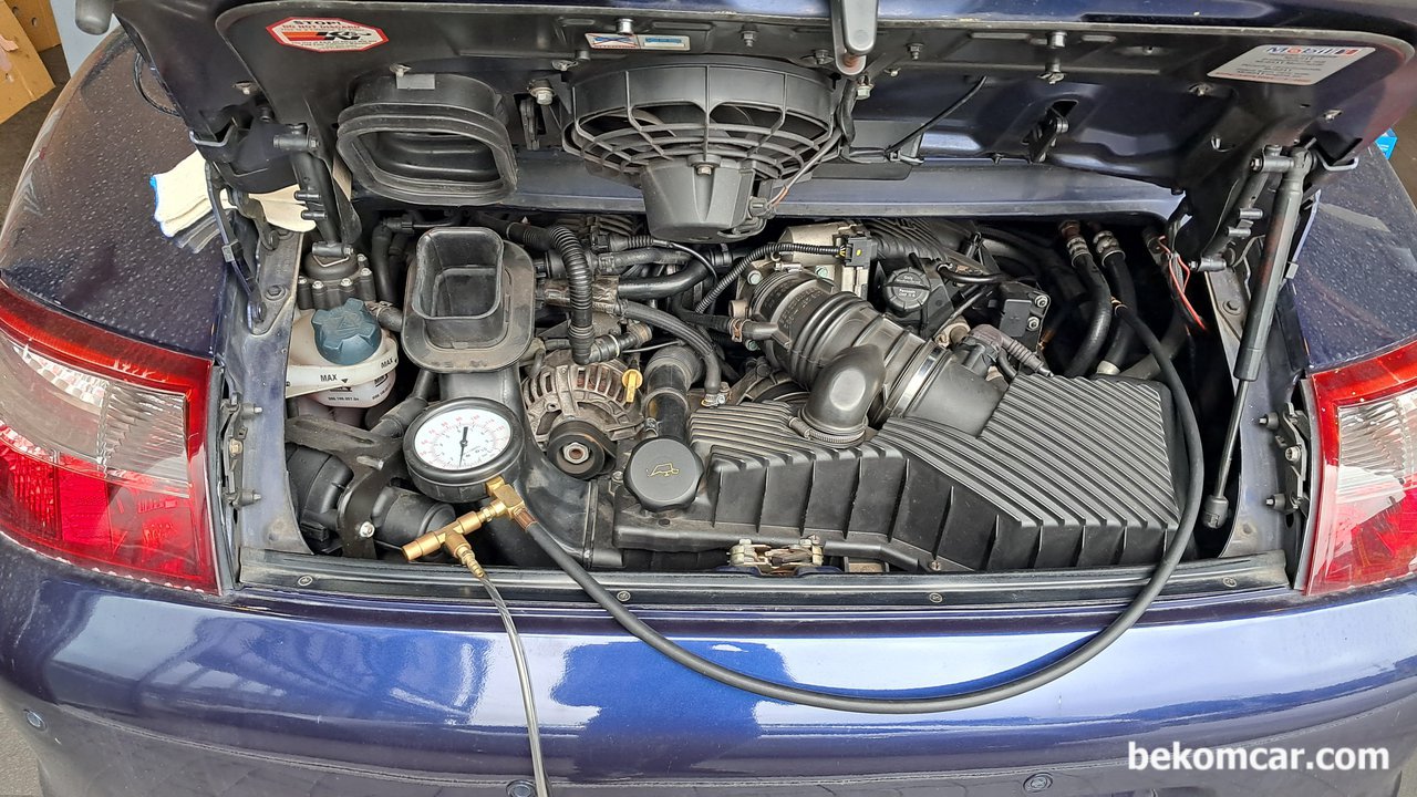 2002 포르쉐 911 연료압력이 32PSI 정도이다, 2002 포르쉐 911 연료압력이 32PSI정도이다. 연료압력이 낮아서 운행성에 이슈가 있는 상태이다.|ベコムカー (bekomcar)