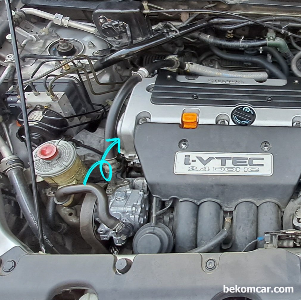 혼다 어코드 CRV등 VTC 엑추에이터 고장 증상, 혼다 K24엔진이다. CRV 어코드 등 여러차종에 사용되는 혼다의 대표적인 4기통 엔진이다. VTC엑추에어터는 흡기쪽 스프로켓에 있다. 물론 차종에 따라서는 엔진트림별로 흡기.배기 다 있는 경우도 있다.|ベコムカー (bekomcar)
