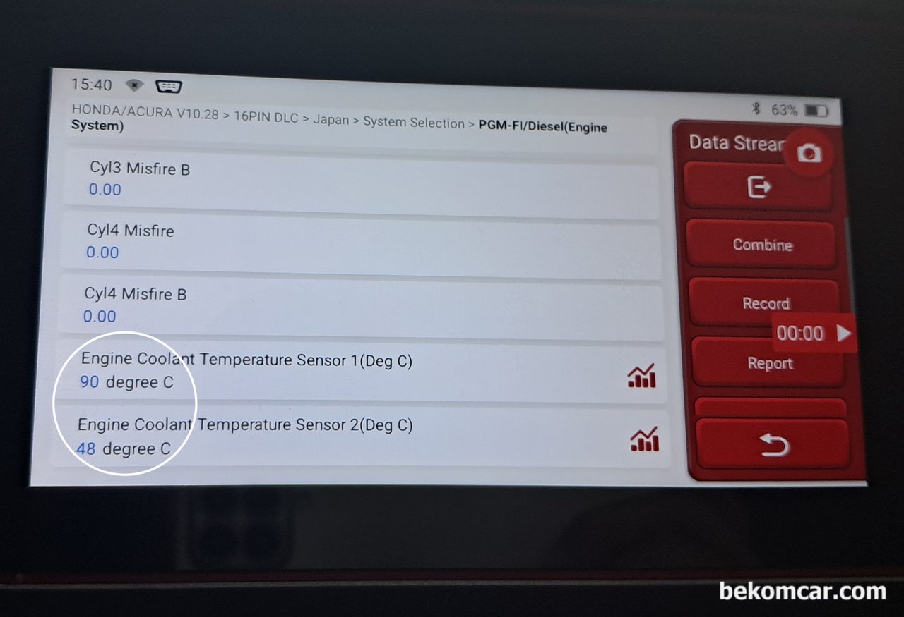 라디에이터 써모스텟 온도센서 점검하는 방법, 진단기로 ECT1 과 ECT2 부동액 온도센서 값을 분석하면 쉽게 라디에이터 써모스텟 온도센서 상태를 파악할 수 있다. 섭씨 90도 와 48도 온도차가 크다. 냉각이 잘 되고 있다는 의미이다.|بيكومكار (bekomcar)
