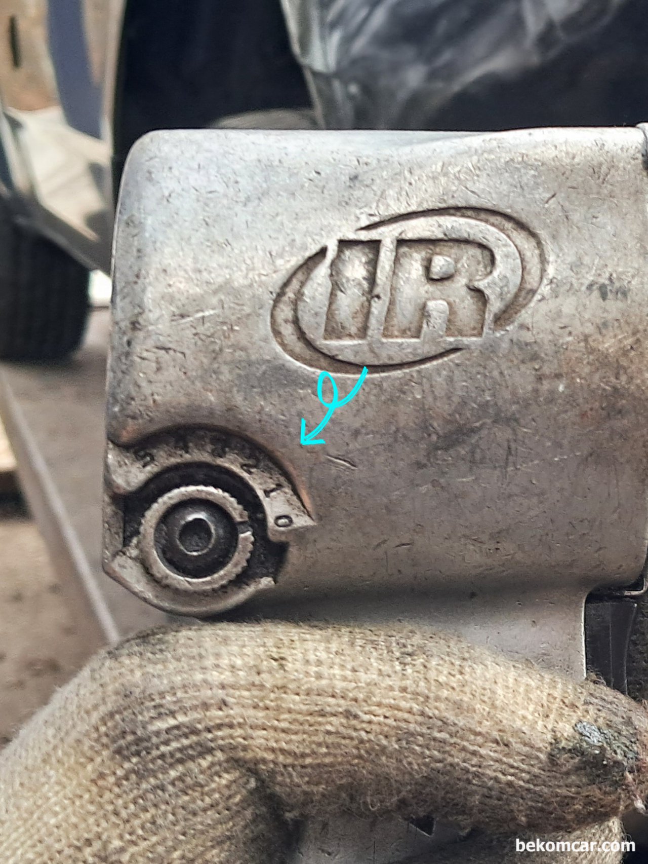 역시 듬직한 잉거솔랜드(IR) 임팩트는 다르다, 임팩트건 (Impact Wrenches) 중에서 가장 좋아하는 브랜드중 하나가 바로 IR (Ingersoll Rand) 잉거솔랜드 이다. 토크값 조절기능으로 작업시 편리하다. 물론 각 임팩트건 별, 스크류모드도 있고 임팩트 모드등 다양한 기능이 있다.|بيكومكار (bekomcar)
