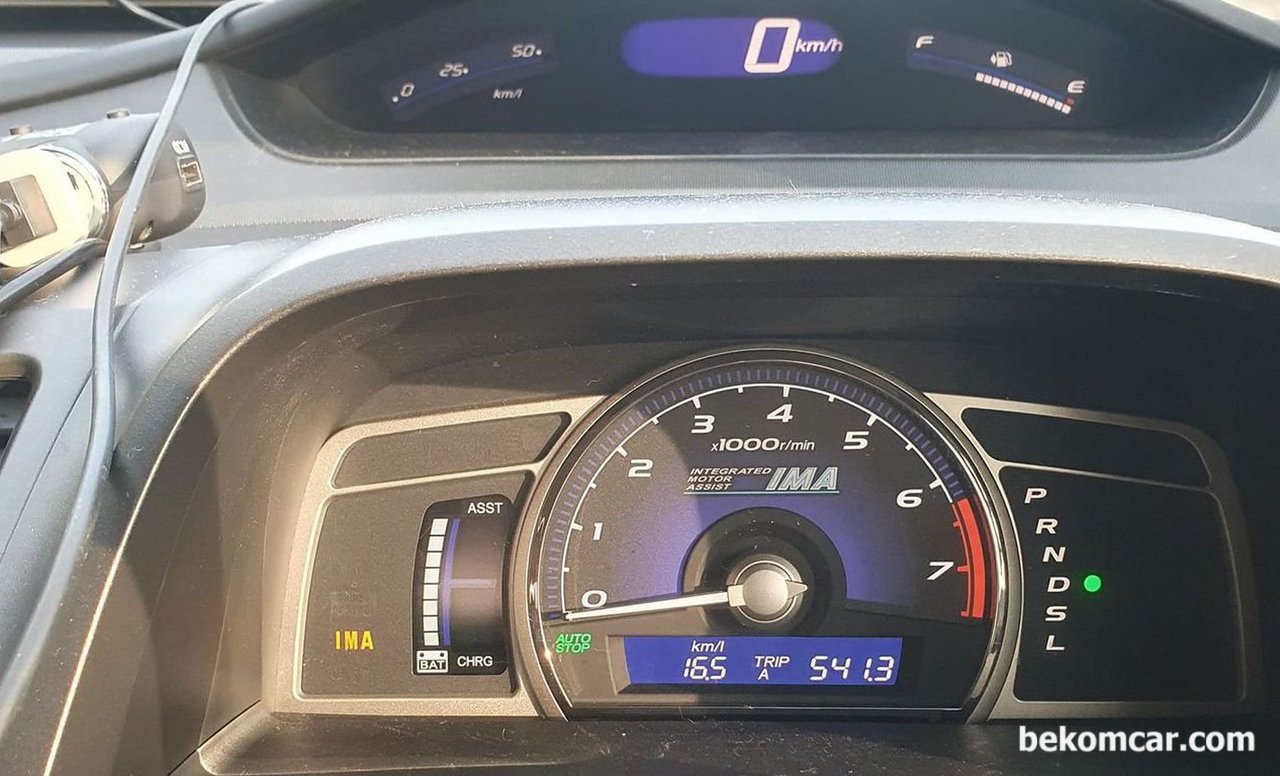 P1488 (Battery Module Overheating) 고장코드 뜨고, 하이브리드전문 업체에서는 하이브리드 배터리를 교환해야 한다고 하네요. 비용이 걱정입니다., 혼다 하이브리드 시스템 IMA를 탑재한 8세대 시빅이다. 계기판에 IMA 표시등과 진단기 스캔결과 P1488 & U1204 고장코드가 발견된다. P1488은 하이브리드 배터리 모듈 과열상태를 의미한다.|bekomcar.com