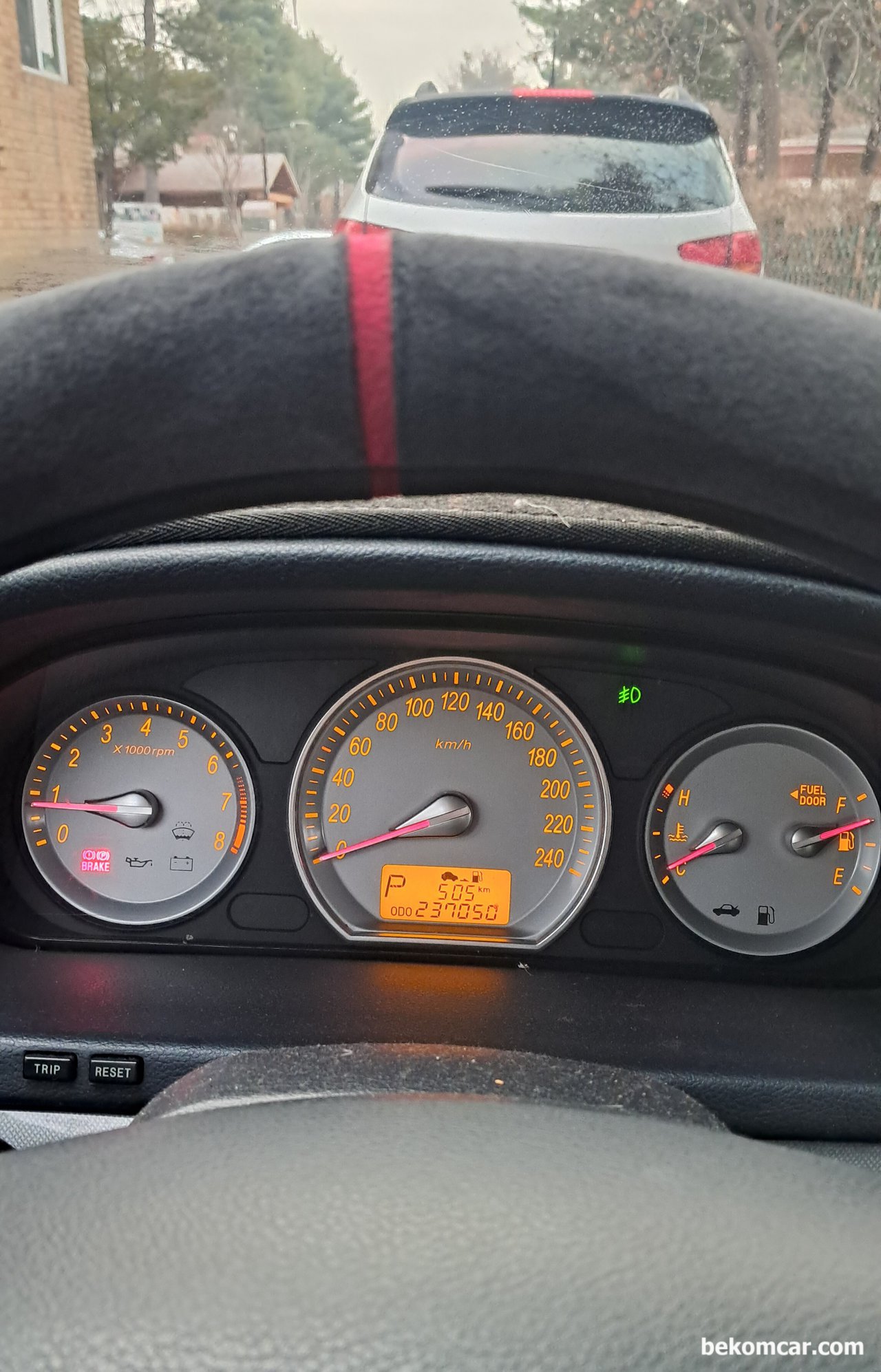 2005년 현대자동차 NF쏘나타, 237,050km주행, 2005년 현대자동차 NF쏘나타, 237,050km주행 했다. 사자카에서 중고로 구입후 모습이다. 그리고 약 70,000km주행동안 사소한 유지관리만 하고 운행하고 있다. 양주에 있는 사자카는 그냥 믿을만한 기업이다.|بيكومكار (bekomcar)