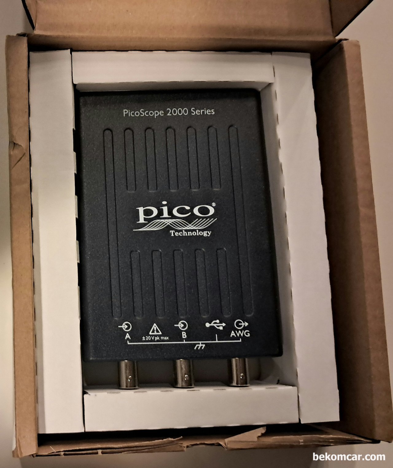 오실로스코프 PicoScope 2204A 2채널 20V 10Mhz 세팅, 오실로스코프 PicoScope 2204A 설치 및 세팅이다. 2채널에 20V 10Mhz 저 사양이지만 일반적인 센서류 파형분석에는 충분하고 무엇보다 소프트웨어 가 좋아서 추가로 구매했다. 피코스코프 2204A 본체이다.|بيكومكار (bekomcar)