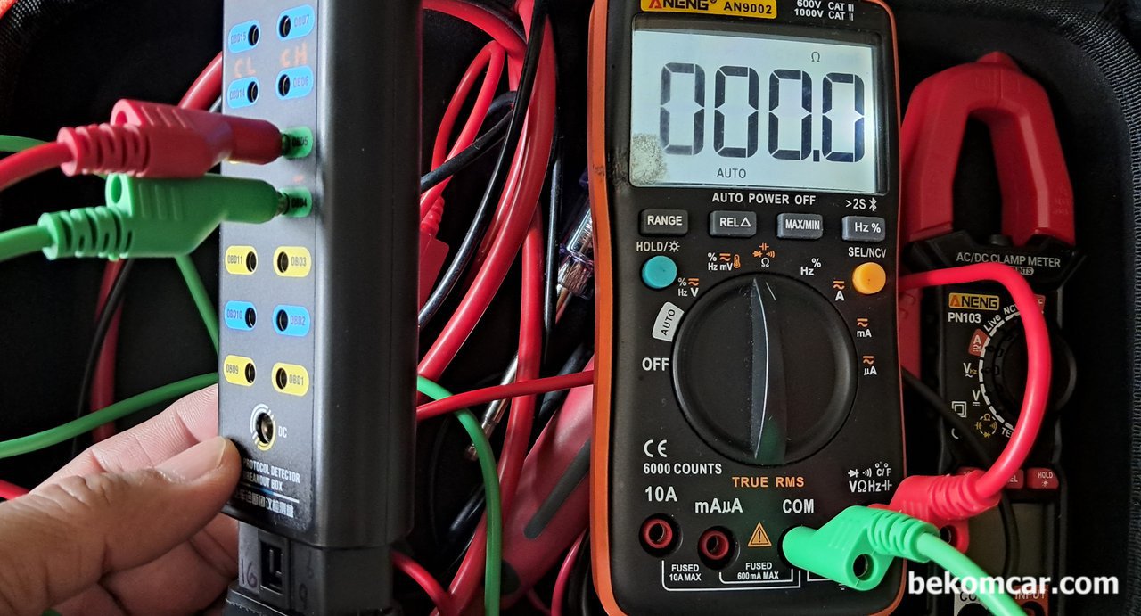 차량전기 CAN통신 LIN통신 등 DLC 진단분석에 필요한 측정장비, CAN High, CAN Low 통신망등을 진단시에 사용하는 각종 측정장비와 프로브들이다.  OBD2 브레이크아웃 박스의 4번화 5번은 채시 그라운드와 시그널 그라운드이다. 그라운드를 4번 5번이 공유하지 않아서 별도로 그라운드 측정이 가능한 브레이크아웃 박스이다.|베콤카 (bekomcar.com)