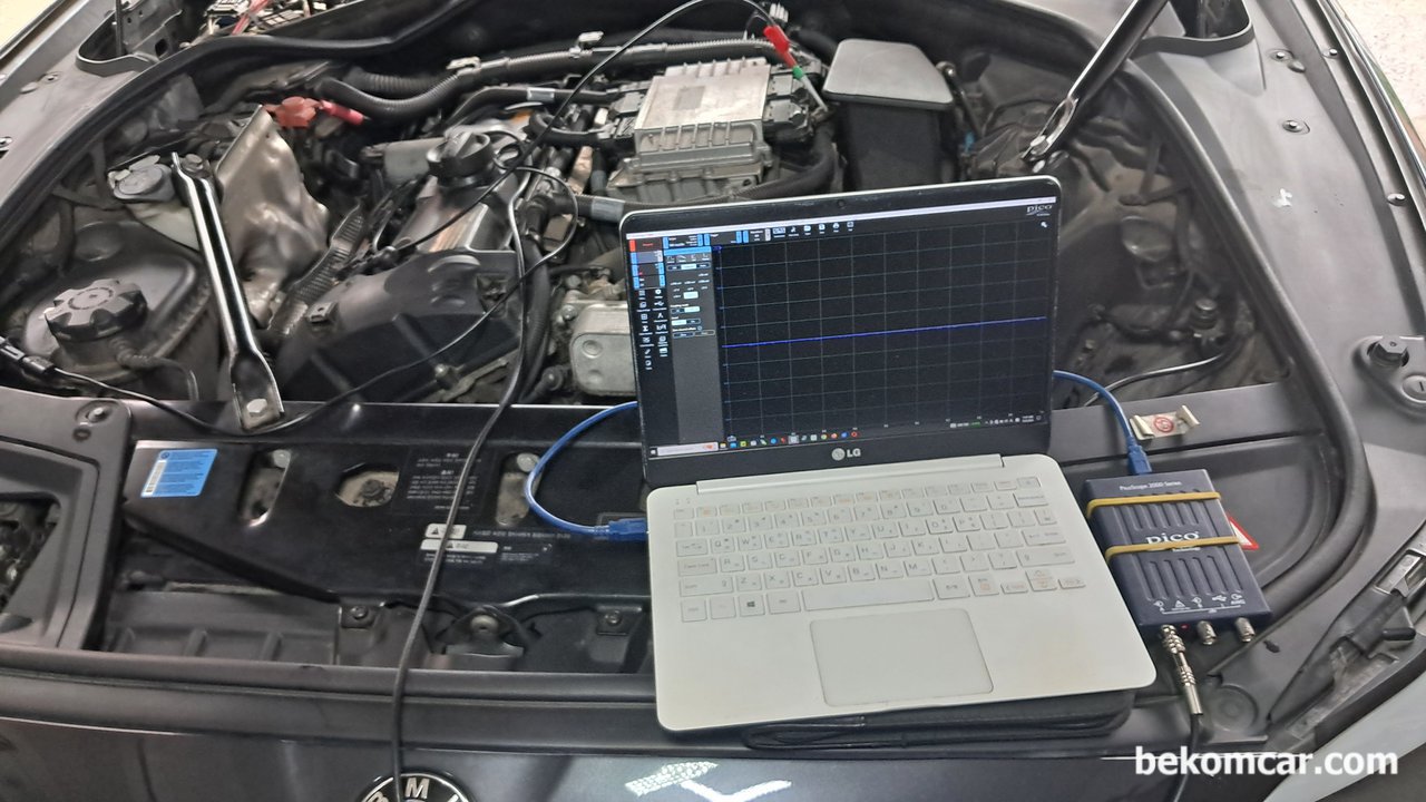 데이터기반 자동차고장 정비가 좋은이유, 시간절약 과 정확성이 좋다, BMW F10 528i CD9304 고장코드 진단과 정비를 하는 과정이다. 알터네이터의 LIN BUS 통신신호 파형을 측정한다. 전혀측정이 되지 않는다. LIN 통신장애 가 있다는 증거이다. BMW F10의 경우 LIN BUS 통신망에 알터네이터, 워터펌프, 배터리IBS 그리고 엔진오일콘디션 센서가 연결되어 있다.|베콤카 차량정밀진단