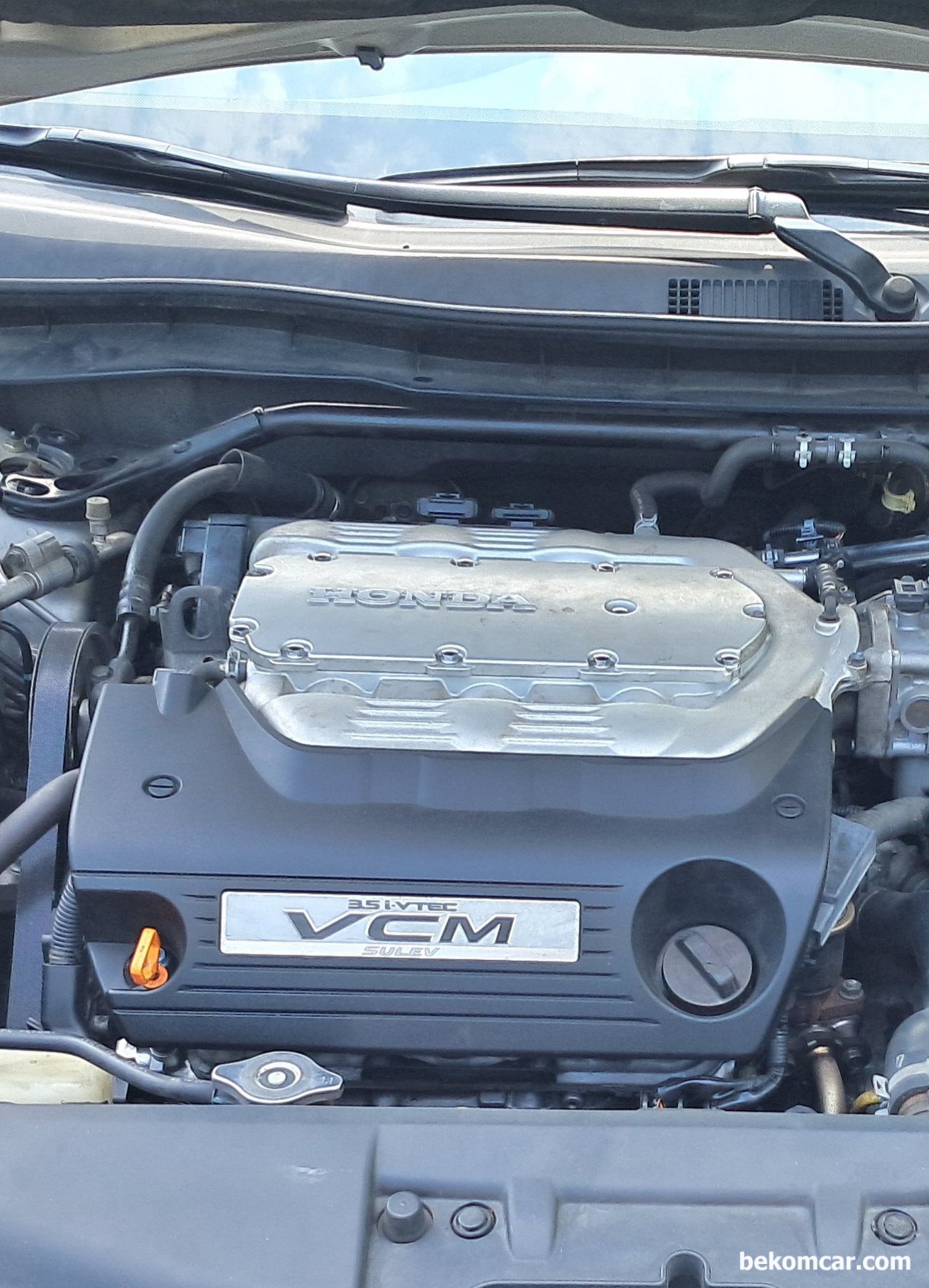 혼다 3.5 V6 어코드인데, 힘이 필요할때는 6기통을 사용하고 힘이 필요없을때에는 4기통만 사용하나요?, 혼다 VCM 엔진, 운행환경별 3.4.6 개 실린더 사용하는 가변적실린더관리 엔진이다.V6엔진 일부에 사용되었다.|بيكومكار (bekomcar)