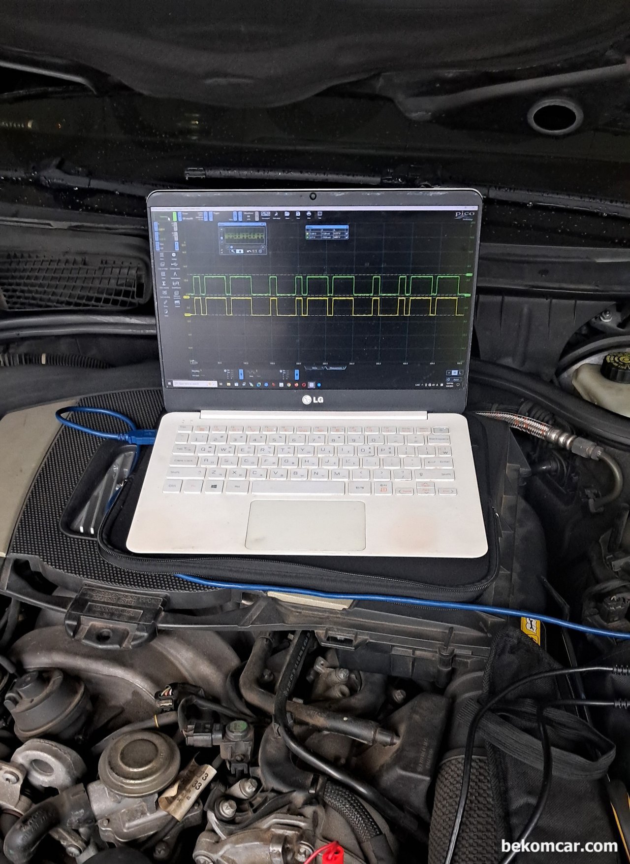 벤츠 S550 2008년. '0744 무단계 캠샤프트 조절(좌측) 흠기 캠샤프트 잘못된 위치' 고장코드가 뜨네요. 어떻게 고장확인이 가능하나요?, '0744 무단계 캠샤프트 조절(좌측) 흠기 캠샤프트 잘못된 위치' 고장코드 확인방법 은 오실로스코프 파형 측정시 뱅크1 과 뱅크2 파형이 일치하는지 확인한다. 일치하면 정상이다.|ベコムカー (bekomcar)