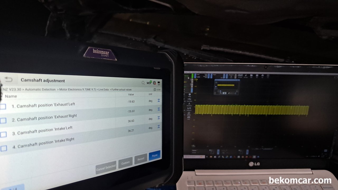 벤츠 S550 2008년. '0744 무단계 캠샤프트 조절(좌측) 흠기 캠샤프트 잘못된 위치' 고장코드가 뜨네요. 어떻게 고장확인이 가능하나요?, 2008년 벤츠 S550, 진단기 와 파형측정 값을 비교해서 분석한다. 캠 샤프트 값이 일치한다. 정상이다.|ベコムカー (bekomcar)