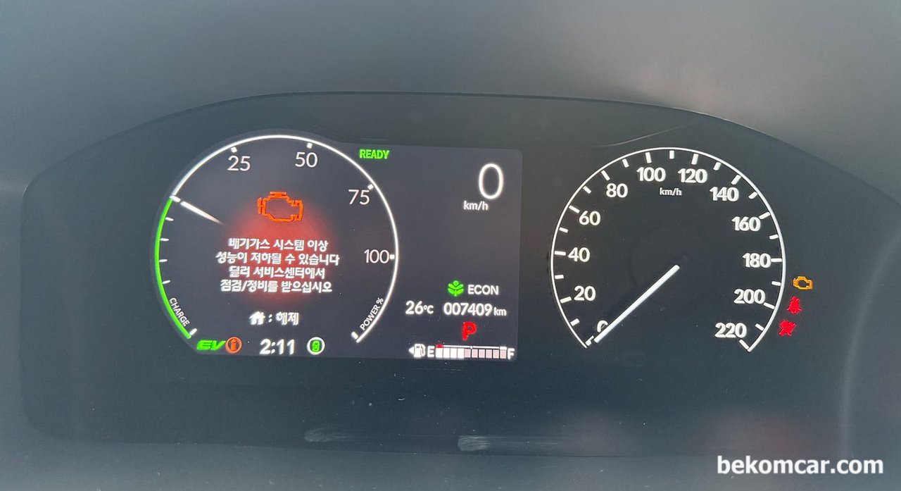 CRV 하이브리드 겨우 7천키로 주행했는데 정차중 엔진돌때 갑자기 울컥거리고 엔진경고등이 깜박이면서 '배기가스 시스템이상' 경고등이 떴습니다., 혼다 CRV 하이브리드 6세대 약 7,000km 주행한 차량, 갑자기 울컹하면서 엔진경로등 깜박이는 상태의 계기판|贝科姆汽车 (bekomcar)