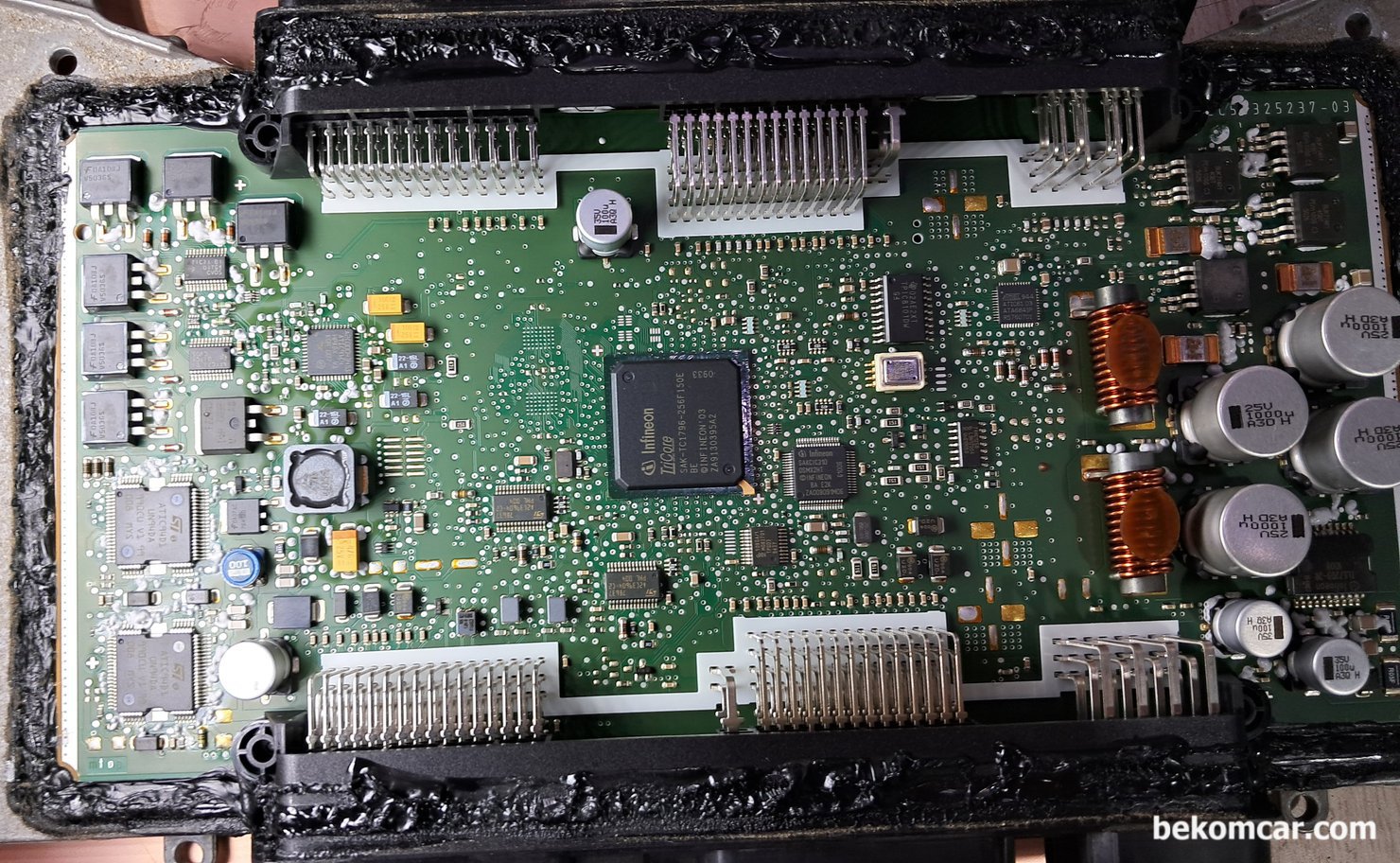 BMW F10 ECU 등 고속 캔 통신 클래스 'D' FlexRay 통신제어 칩, BMW F10 DME. SAK-CIC310 OSMX2HT, FlexRay Communication Controller 칩이다. CAN BUS CLASS D 에 속하는 고속통신 프로토콜 이다.|بيكومكار (bekomcar)