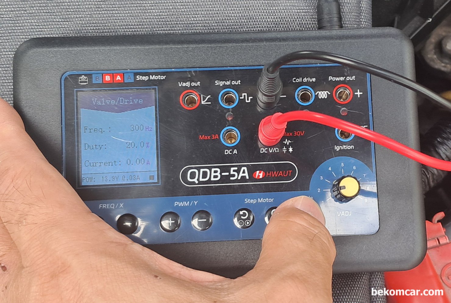 QDB-5A Car Sensor Tester (센서 시뮬레이터) 테스팅 기록, QDB-5A Car Sensor Tester (센서 시뮬레이터) 테스팅 기록이다. Valve/Drive 제어가 가능한 시뮬레이션 기능인데 Frequency, Duty Cycler & Current 그리고 POWER 등이 측정되고 조정이 가능한것 같다.|بيكومكار (bekomcar)