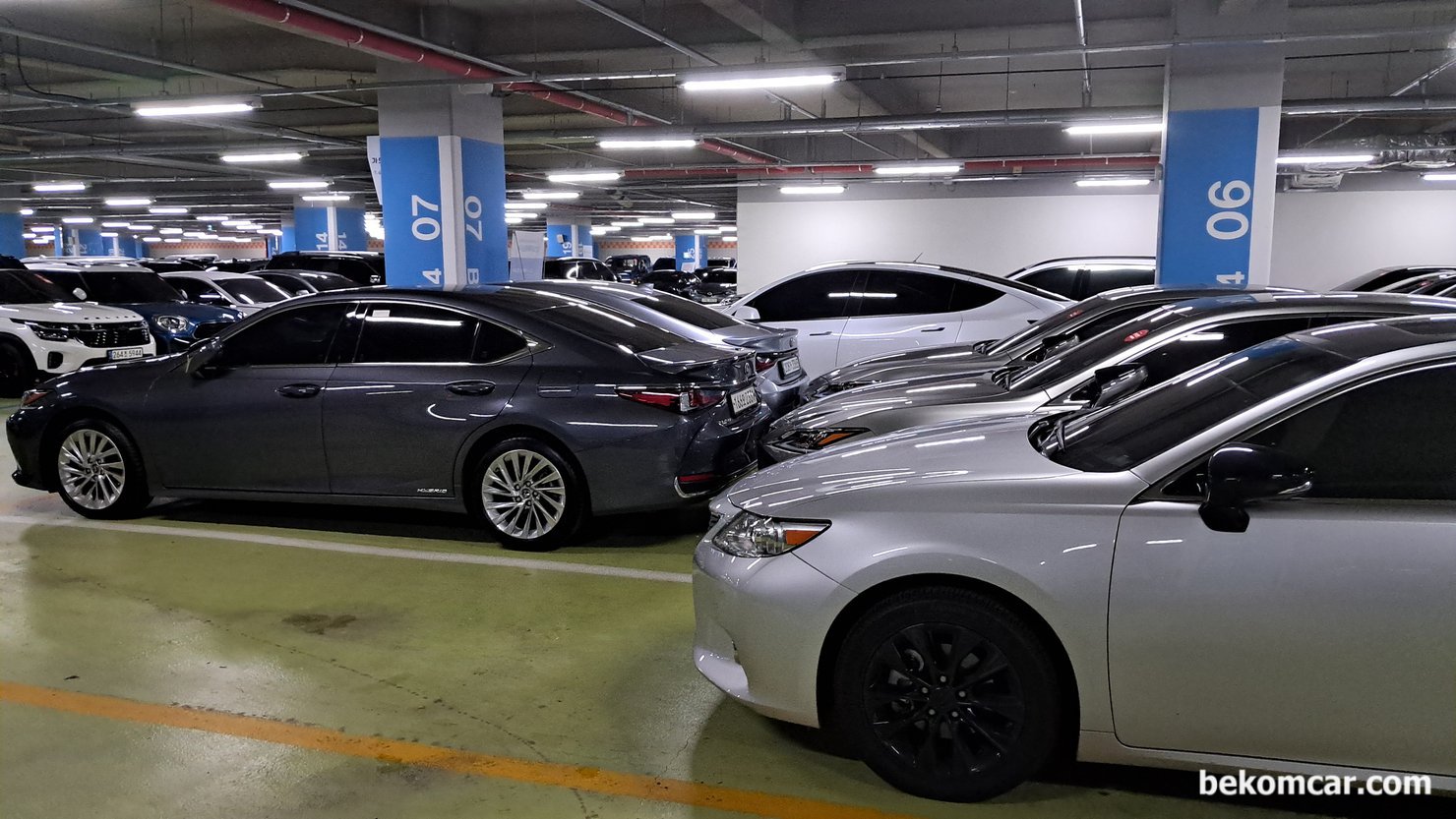 강서 오토플렉스 중고자동차 매매단지 중고차 정밀진단 업무협의, 강서 오토플렉스 중고자동차 매매단지 상품화를 마친 판매용 중고차량이다. 중고차구매동행 이나 딜러차량 판매전 정밀진단 방문때마다 느끼는것이 이전에 비하여 주차장에 이중주차까지 할 정도로 중고차가 많은것 같다.|ベコムカー (bekomcar)