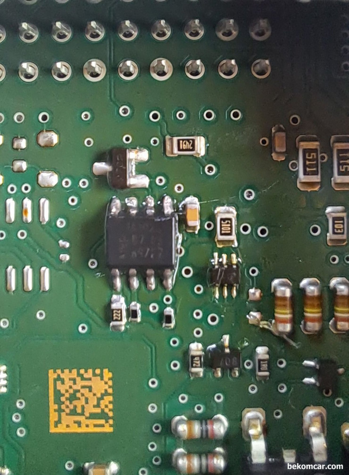 BMW F10 CD9304 린 통신에러 엔진오일 레벨세팅 불가 DME 진단.수리 과정 기록, BMW F10 528i에서 자주 발생하는 LIN BSD 고장코드 CD9304 관련 칩 교체후에도 깨끗히 주위의 플럭스 등을 청소해주어야 한다. 안 그럼 플럭스 등이 나중에 단락의 요인이 될 수 도 있기때문이다.|베콤카 차량정밀진단