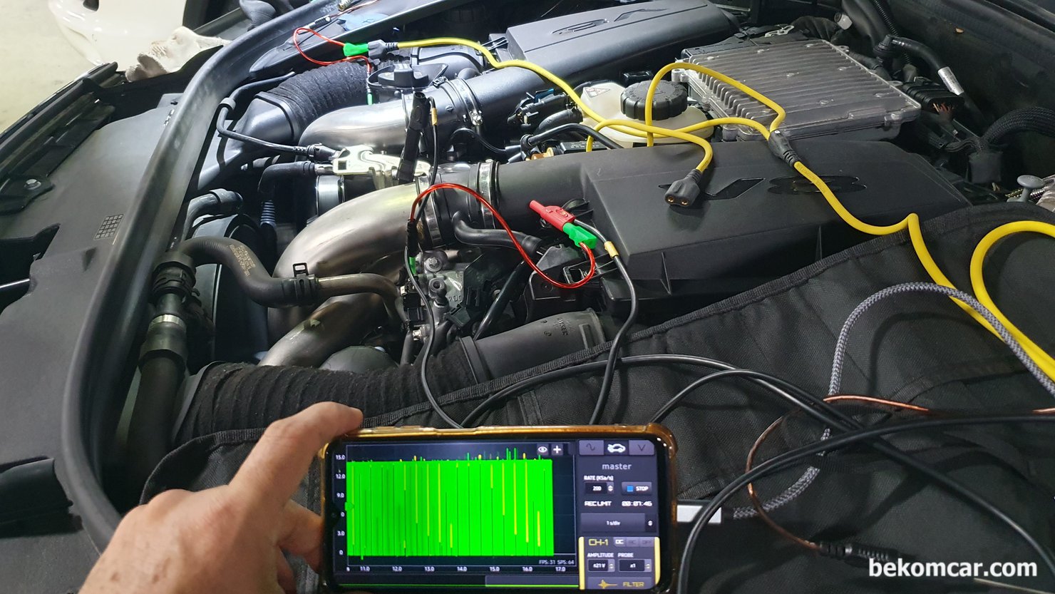 서서울모터리움 벤츠 S500 W222 중고차 구매점검 기록, 벤츠 2016년 W222 S500 V8 엔진 뱅크1 & 뱅크2의 흡기 캠새프트 파형분석 결과이다. 타이밍 체인 늘어짐 과 엔진타이밍 등 이상이 없는 것으로 판단된다. S500 중고차 구매점검 매매단지는 강서구에 있는 서서울모터리움 이다.|ベコムカー (bekomcar)