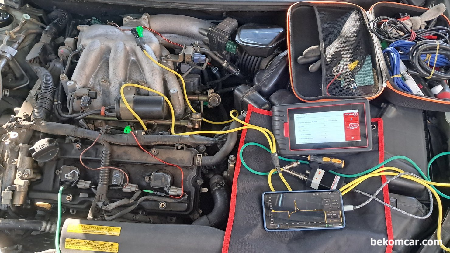 2006년 르노삼성 SM7 2.3L V6 P0303 실화진단 (점화2차파형, 점화코일. 플러그), 2006년 르노삼성 SM7 2.3L V6 P0303 실화진단 과정 기록,  점화2차 파형분석을 위하여 오실로스코프 세팅후에 점화2차 파형을 프로브를 이용하여 파형을 측정한다. 점화파형에서 바로 고장이 점화코일. 점화플러그 점검 포인트가 확인된다.|贝科姆汽车 (bekomcar)