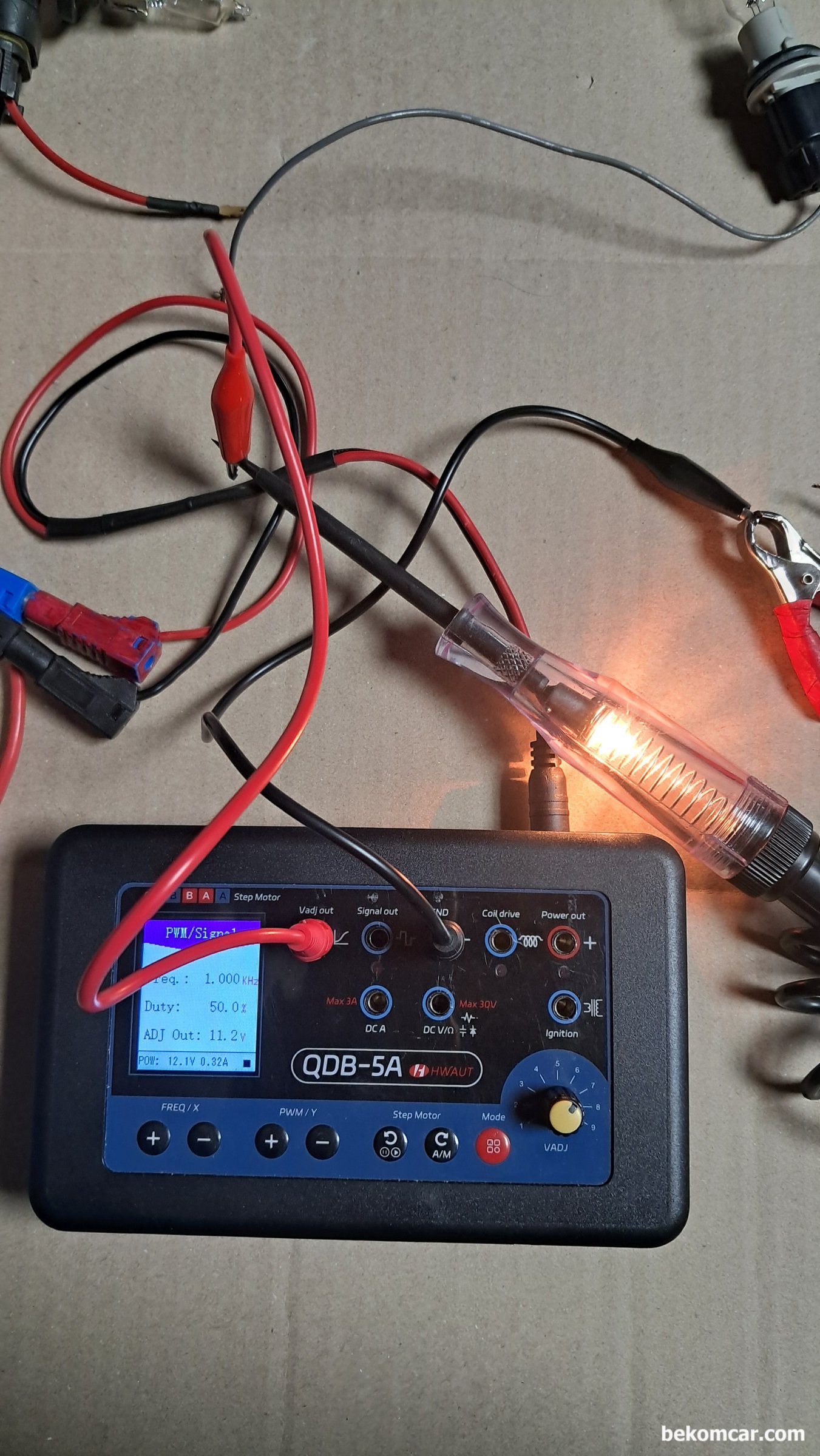 전압강하 테스팅시 사용하는 테스트라이트, 전압강하 구분이 될까?, 이번에는 정비소에서 가장 많이 사용하는 테스트 라이트 이다. 11.2V에서의 테스트 라이트 빛 밝기이다.|베콤카 차량정밀진단