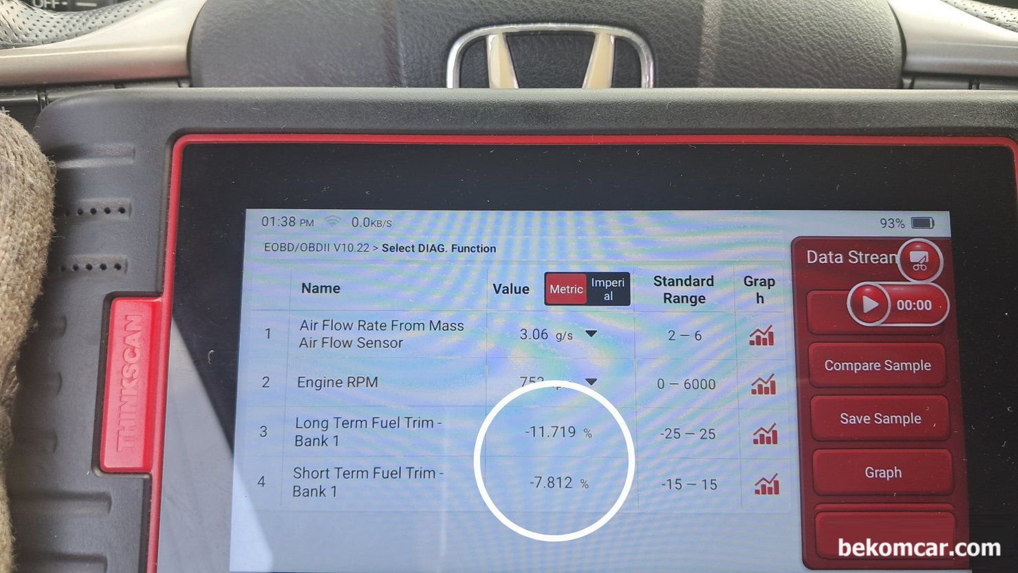 용어의 중요성, '순시연료보정값' 과 단기연료보정값 STFT 의 의미, 보통 실시간 순간 순간 보정값은 (STFT, Short Term Fuel Trim, 순시연료보정값) 이라고 하고 학습된 보정값은 (LTFT, Long Term Fuel Trim) 이라고 한다.|贝科姆汽车 (bekomcar)