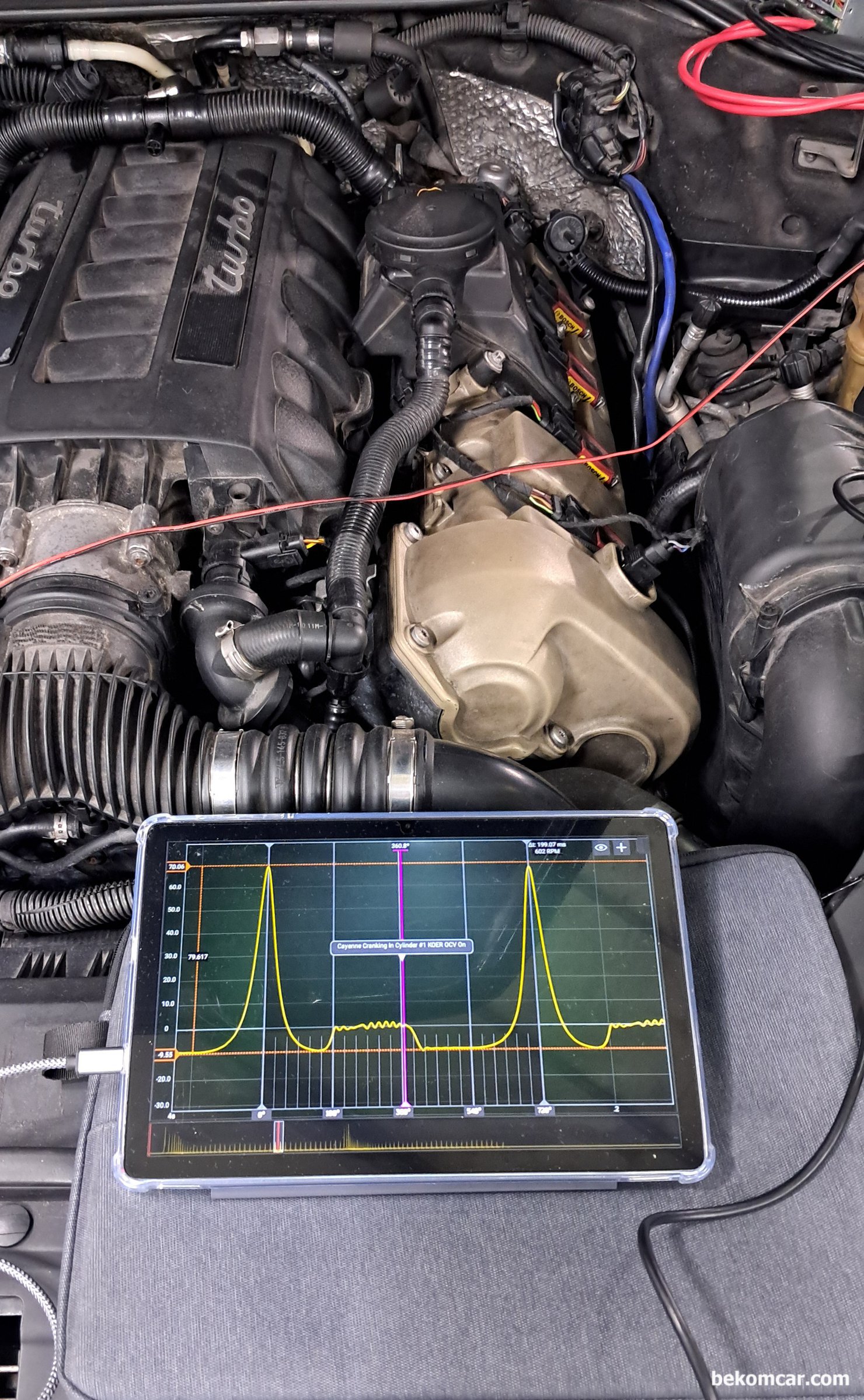 Martin Loren HS512Max 자동차진단용 오실로스코프,  '방송통신기자재등의 적합등록증' 획득완료, Martin Loren이 개발한 2채널 자동차전용 스코프  ( '방송통신기자재등의 적합등록증, R-R-SSS3-HS512Max' , 이번에는 실린더압축압력 센서와 함께사용하여 엔진정밀 진단하는 과정이다. 진단 차량은 포르쉐 카이엔으로 타이밍관련 정밀 진단에 HS512Max 스코프와 자동차전용 프로그램을 사용하였다.|بيكومكار  (bekomcar)