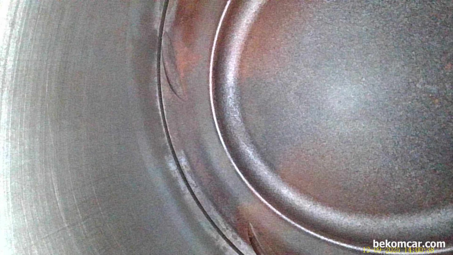 2021년 벤츠 W213.086 E350 4MATIC KCAR 중고차 구매전 실린더 내시경점검, 벤츠 2021년  W213.086 E350 4MATIC 2번 실린더 내시경 점검이다.  터보 직분사 엔진인데 카본이 거의 없다. E350 W213 중고차 구매전 점검장소는 분당 KCAR이다.|بيكومكار  (bekomcar)