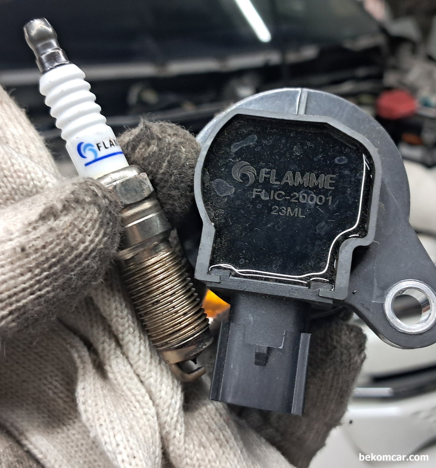 점화코일 점화플러그 인젝터 등 순정 OEM사용 권장이유, FLAMME 점화코일 점화플러그 이다. 엔진컴퓨터 고장원인으로 진단되었던 차량의 것이다.|بيكومكار  (bekomcar)