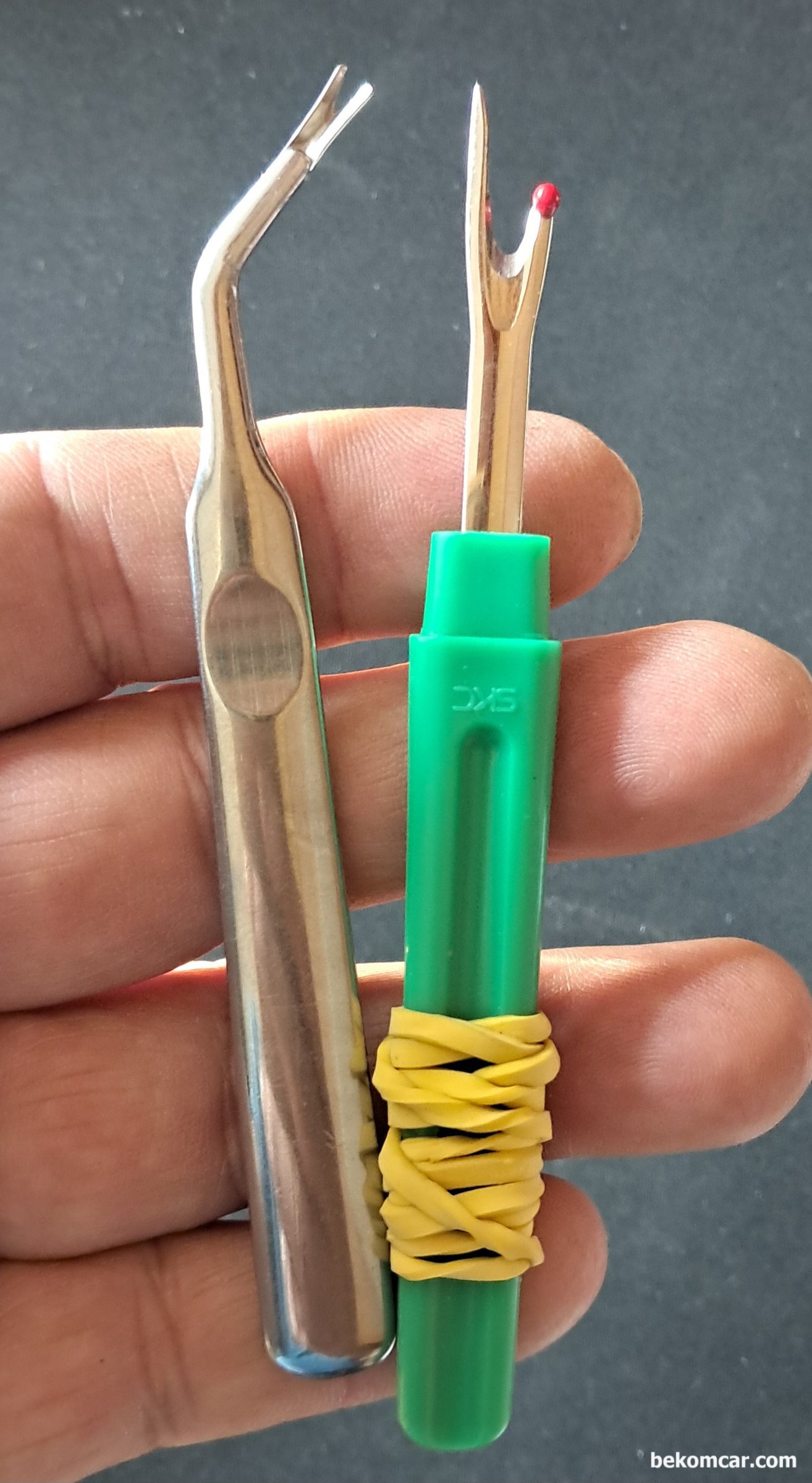 캔통신 실화 부조등 ECU 엔진컴퓨터 코넥터 핀 하네스 작업공구, 왼쪽 실뜨개는 좋아보여도 실제 사용하면 각도를 잘 맞추어야 커팅이 되고 안 쪽 보호캡이 없다. 비추이다. 오른쪽 뜨개 가 훨씬 좋다.|بيكومكار  (bekomcar)