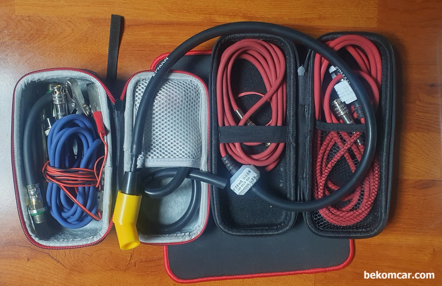 엔진 타이밍 등 정밀진단시 필요한 공구들 정리, 피에조 펄스센서, 바이브레이션 센서 및 실린더압축압력 센서 와 아답터 이다. 조그마한 케이스에 잘 보관되어 관리한다. 엔진 기계적인 고장 및 각종 고장코드 진단에 필수 인 측정 장비들이다.|bekomcar.com