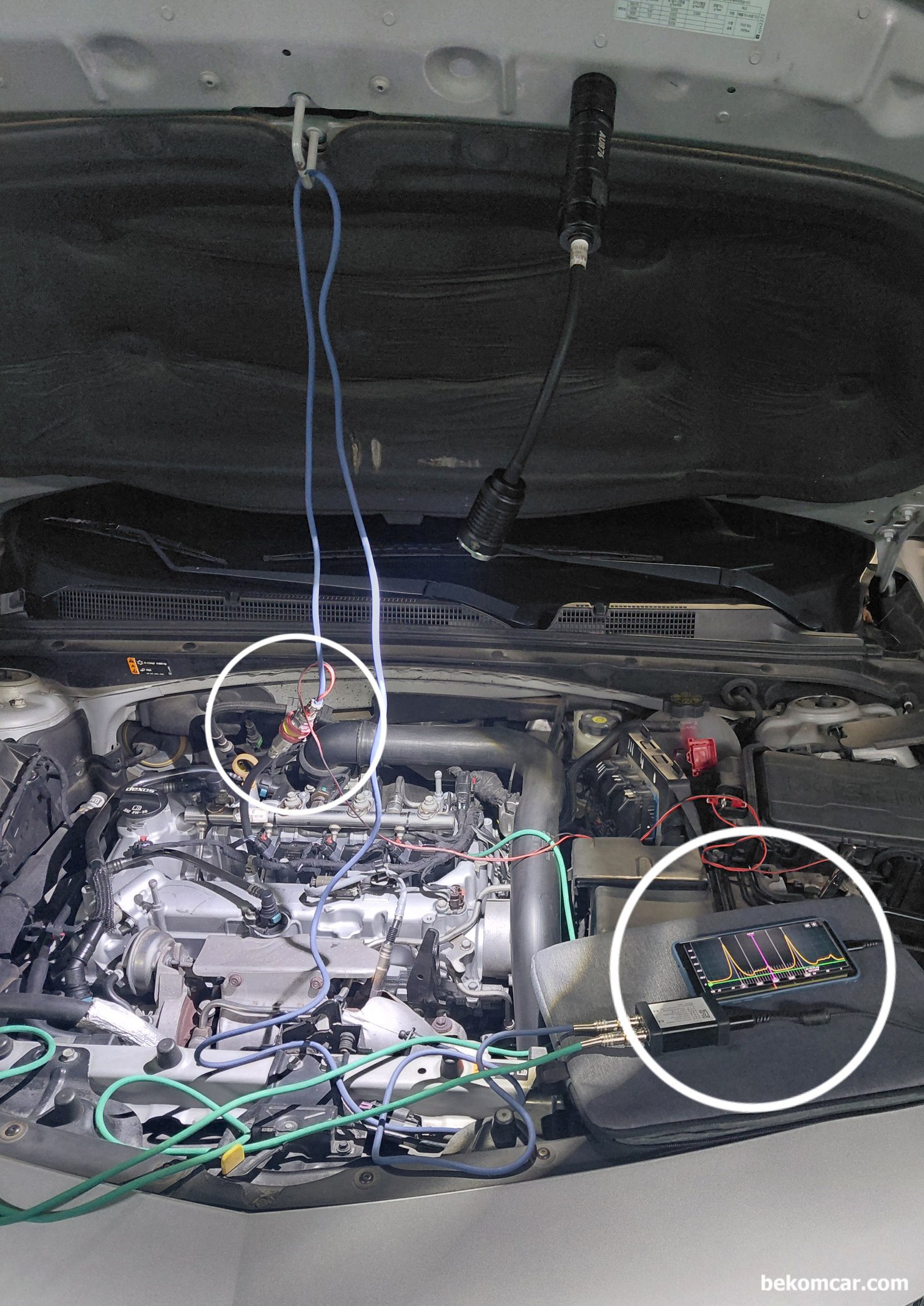 Chevy 1.5T Ecotec 엔진 실린더압축압력 파형특징, 베콤카에서 쉐비 올 뉴 말리부 1.5T 엔진에서 실린더압축압력파형을 측정하는 환경이다. Martin Loren이 개발한 자동차전용 오실로스코프 12Bit ADC HS512Max 와 ROTKEE의 PS16 실린더압축압력 센서를 사용하여 측정하였다. 프로그램은 안드로이드 휴대폰에 설치했다. 베콤카는 국내 대리점으로 HS512Max 오실로스코프와 PS16 등 압축압력센서를 정비사에게 수입 공급하고 있다.|贝科姆汽车 (bekomcar)