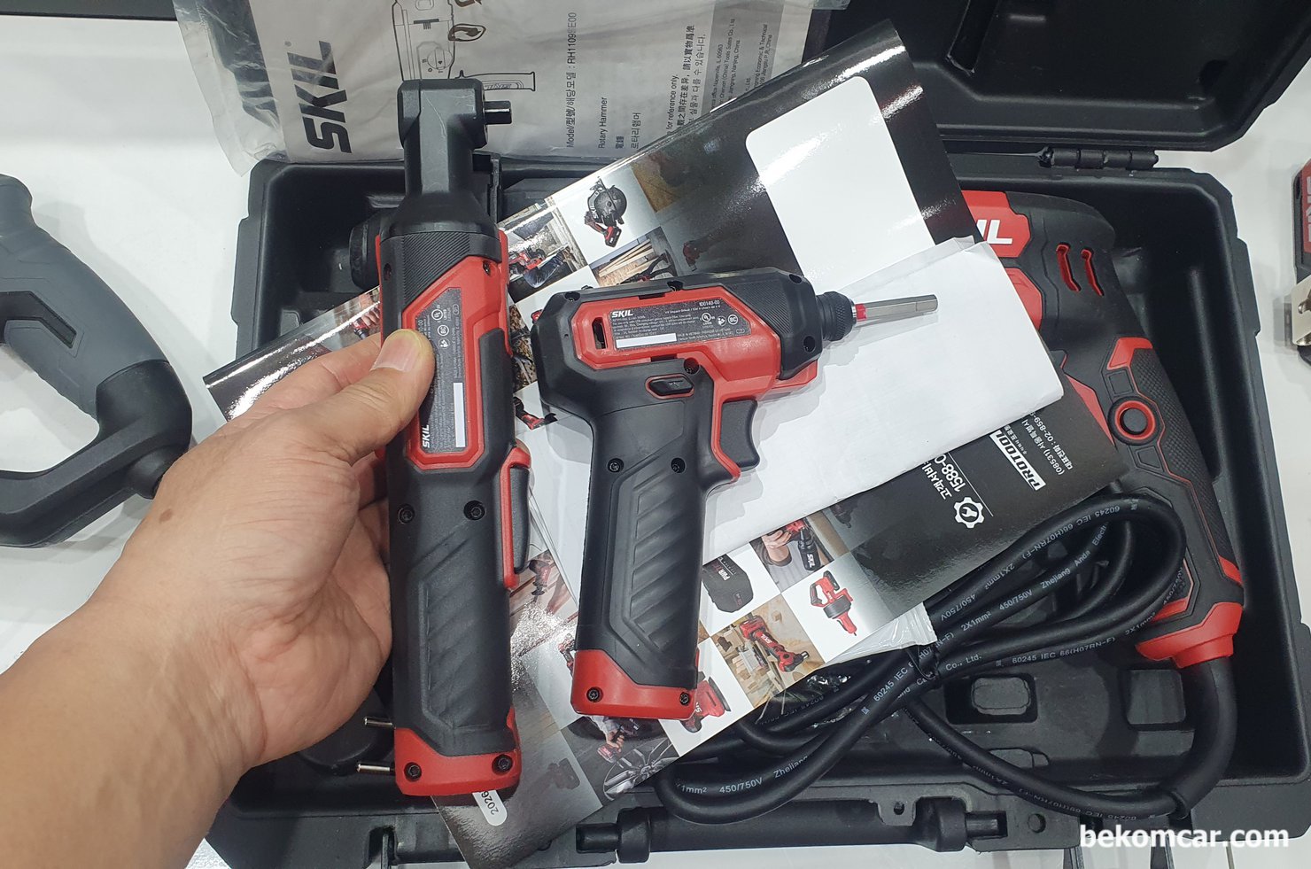 킨텍스 KOREA BUILD WEEK 전시장, SKIL 전시장, SKIL 1/4" 임팩라쳇 과 임팩드릴, 출시전이라 내구성은 아직 모른다. 그립감 이나 토크가 의외로 좋은것 같다.|بيكومكار  (bekomcar)