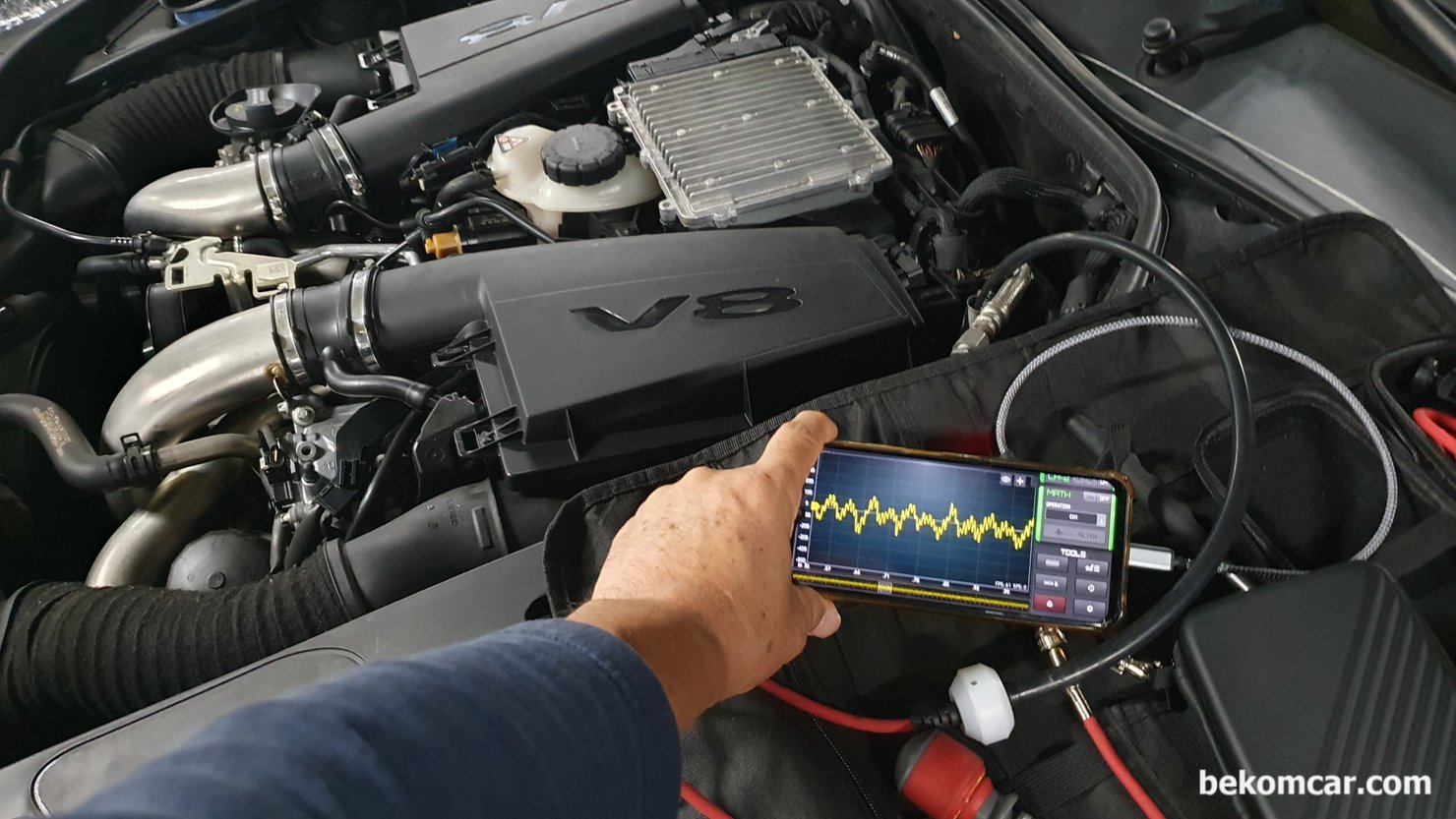 자동차전용 오실로스코프 & 실린더압축압력센서 등 정비사세트 AA 3세트 판매 (결제후 즉시 배송), 메르세데스 벤츠 차량 HS512Max 와 PDS 피에조 펄스센서 를 사용하여 블로우바이 가스 누설을 측정하고 있다. 이번에는 싱크채널 연결은 하지 않았다.|بيكومكار  (bekomcar)