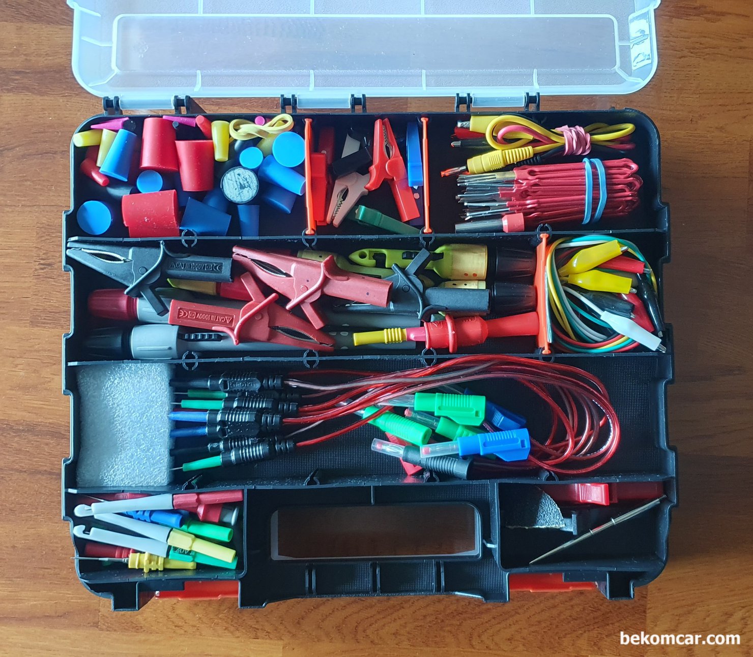 엔진 진단등 전기적 진단니 필수 연장정리, 전기적 진단시 사용하는 악어클립, 릴레이 점퍼, 휴즈 바이패스, 핀 작업등 각종 공구항 정리이다.|베콤카 차량정밀진단